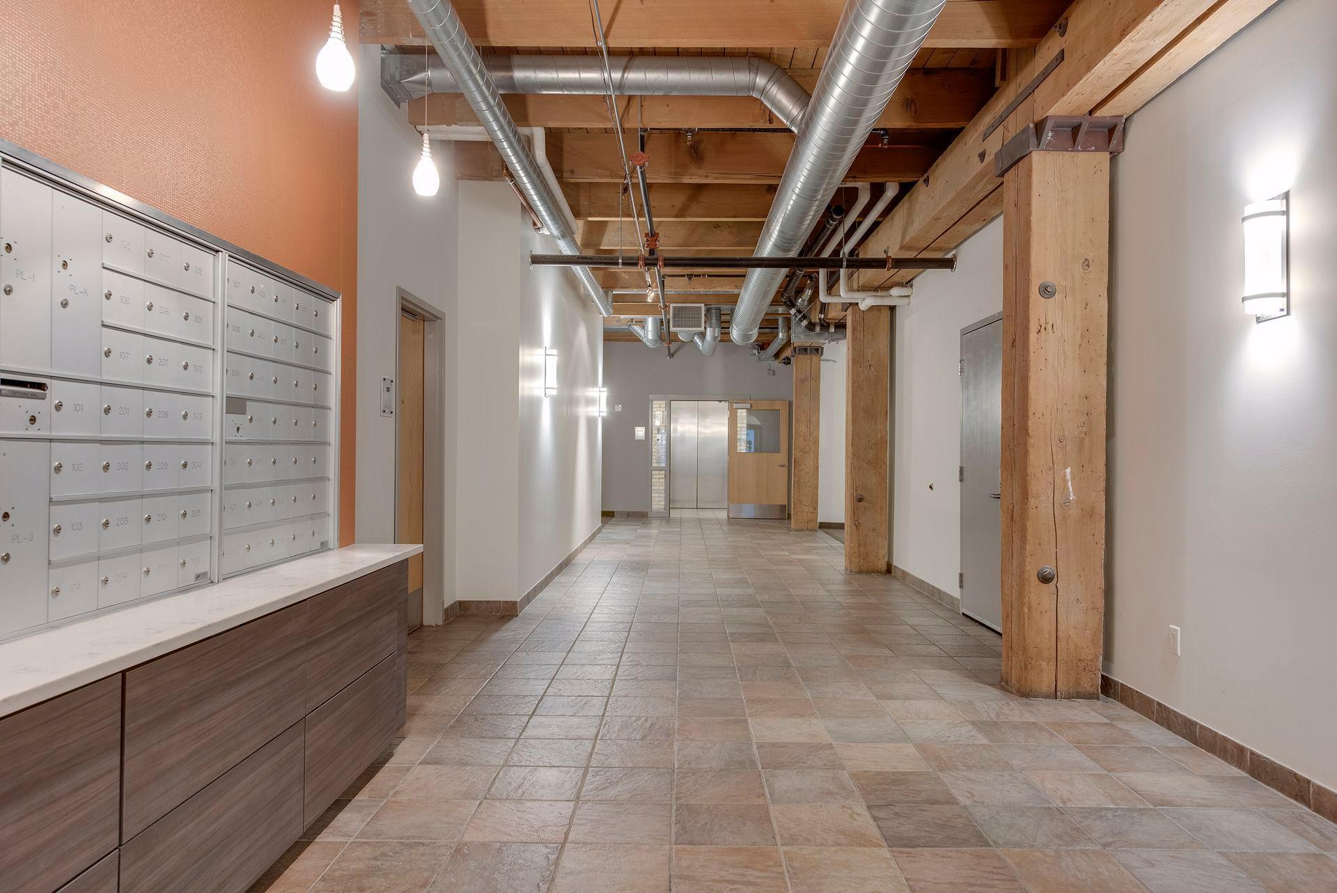 404 Washington Avenue N Unit: 403