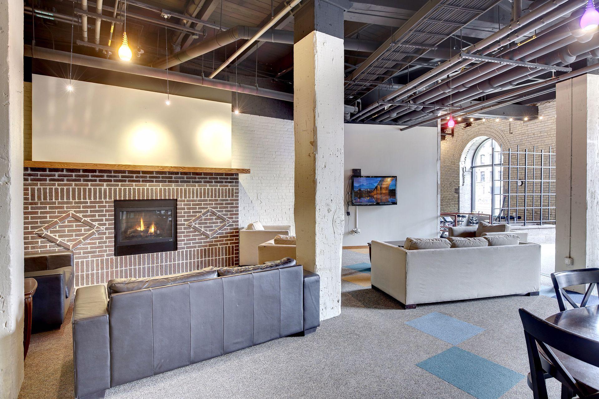 404 Washington Avenue N Unit: 403