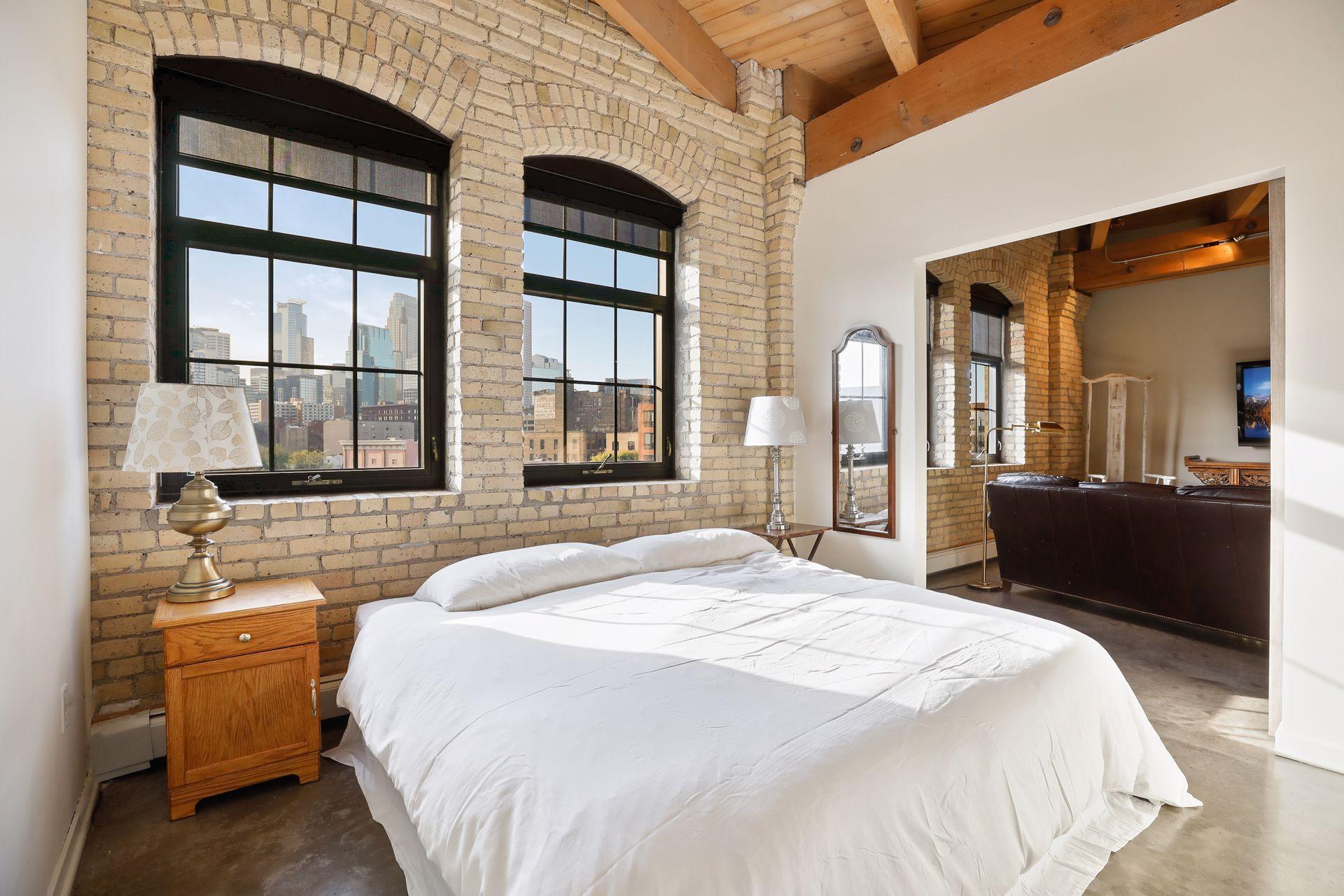 404 Washington Avenue N Unit: 403