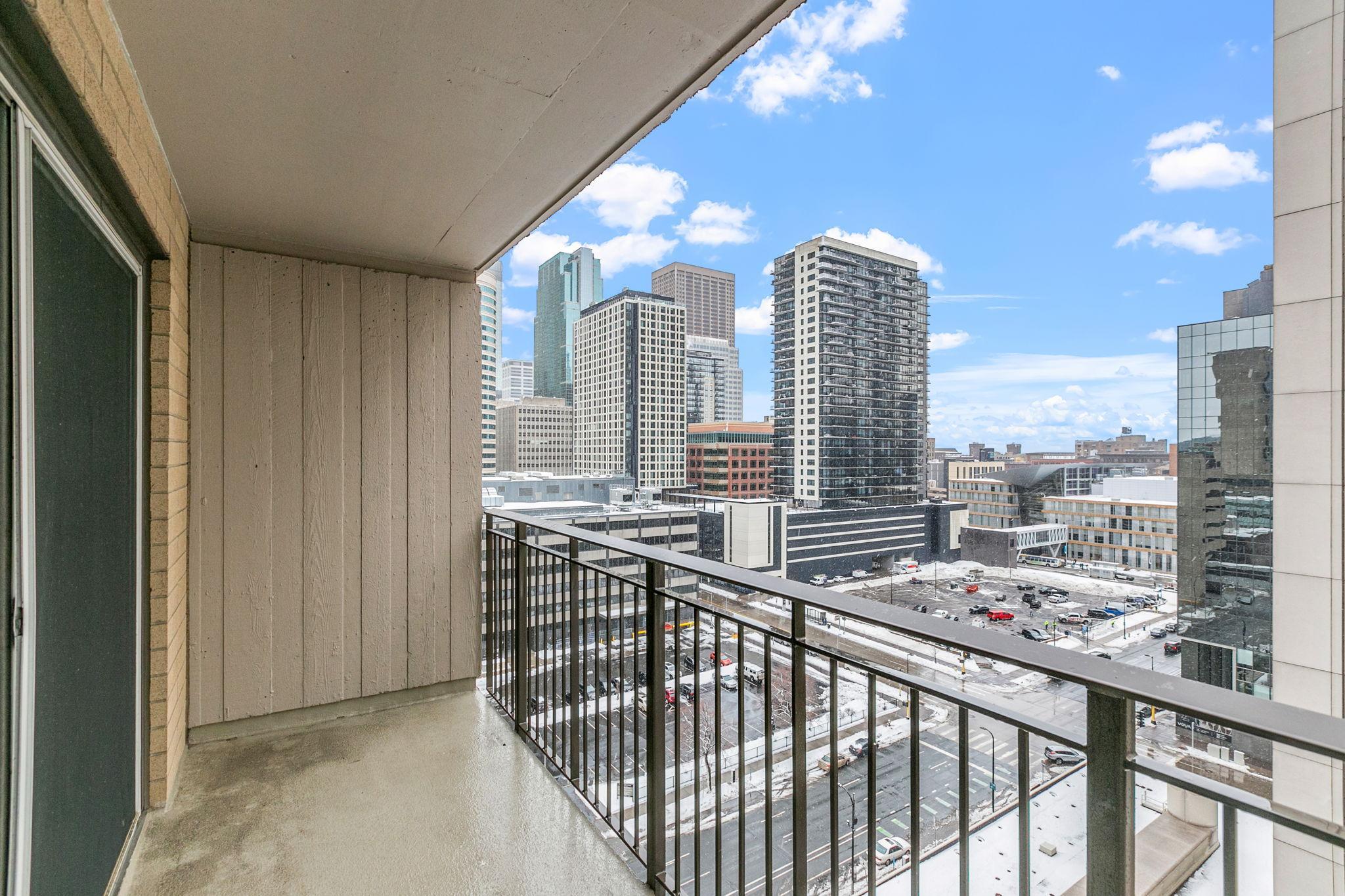 121 Washington Avenue S Unit: 1305