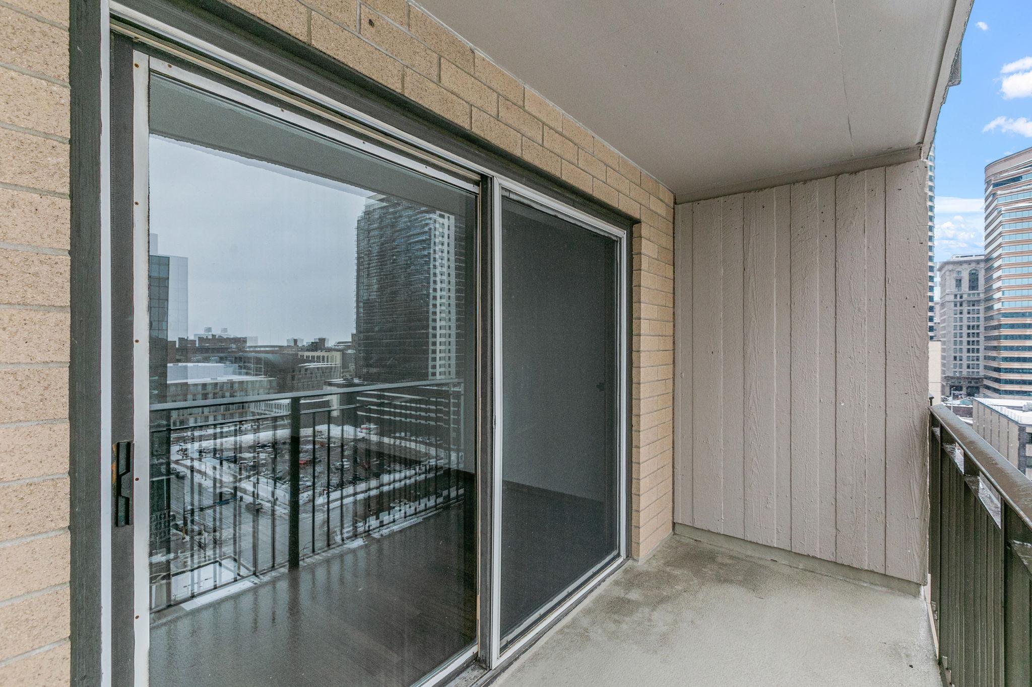 121 Washington Avenue S Unit: 1305