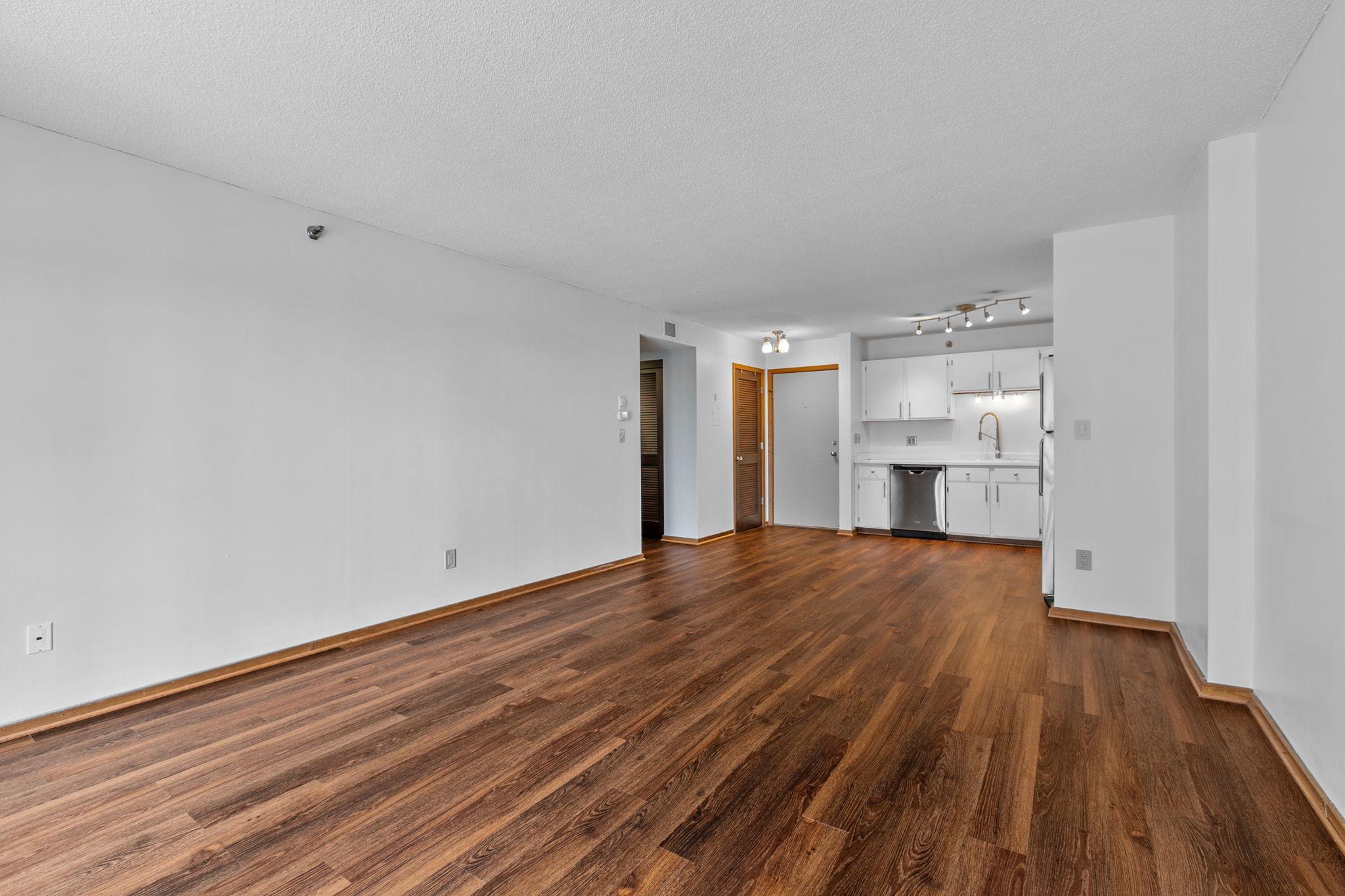 121 Washington Avenue S Unit: 1305