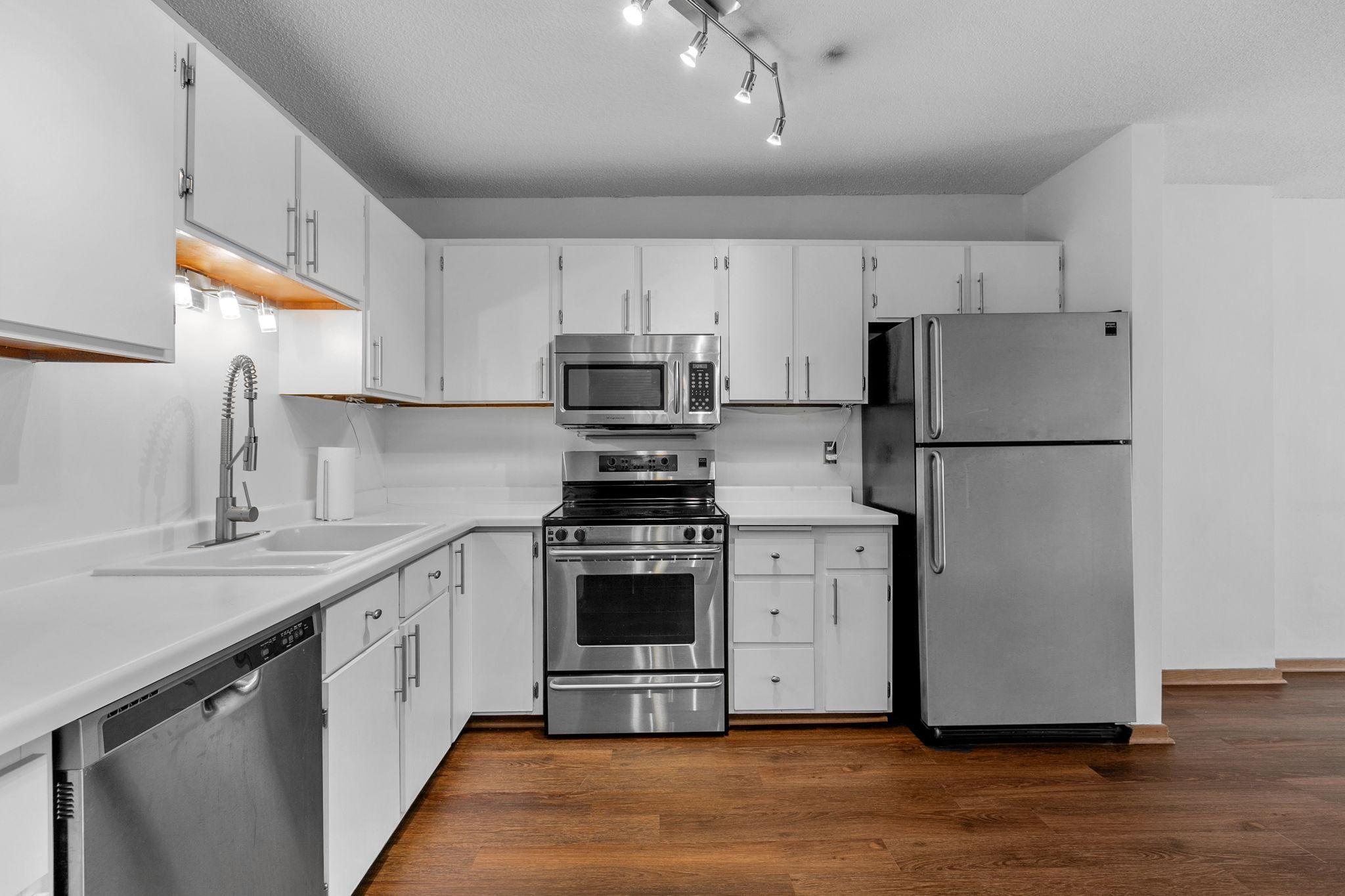 121 Washington Avenue S Unit: 1305