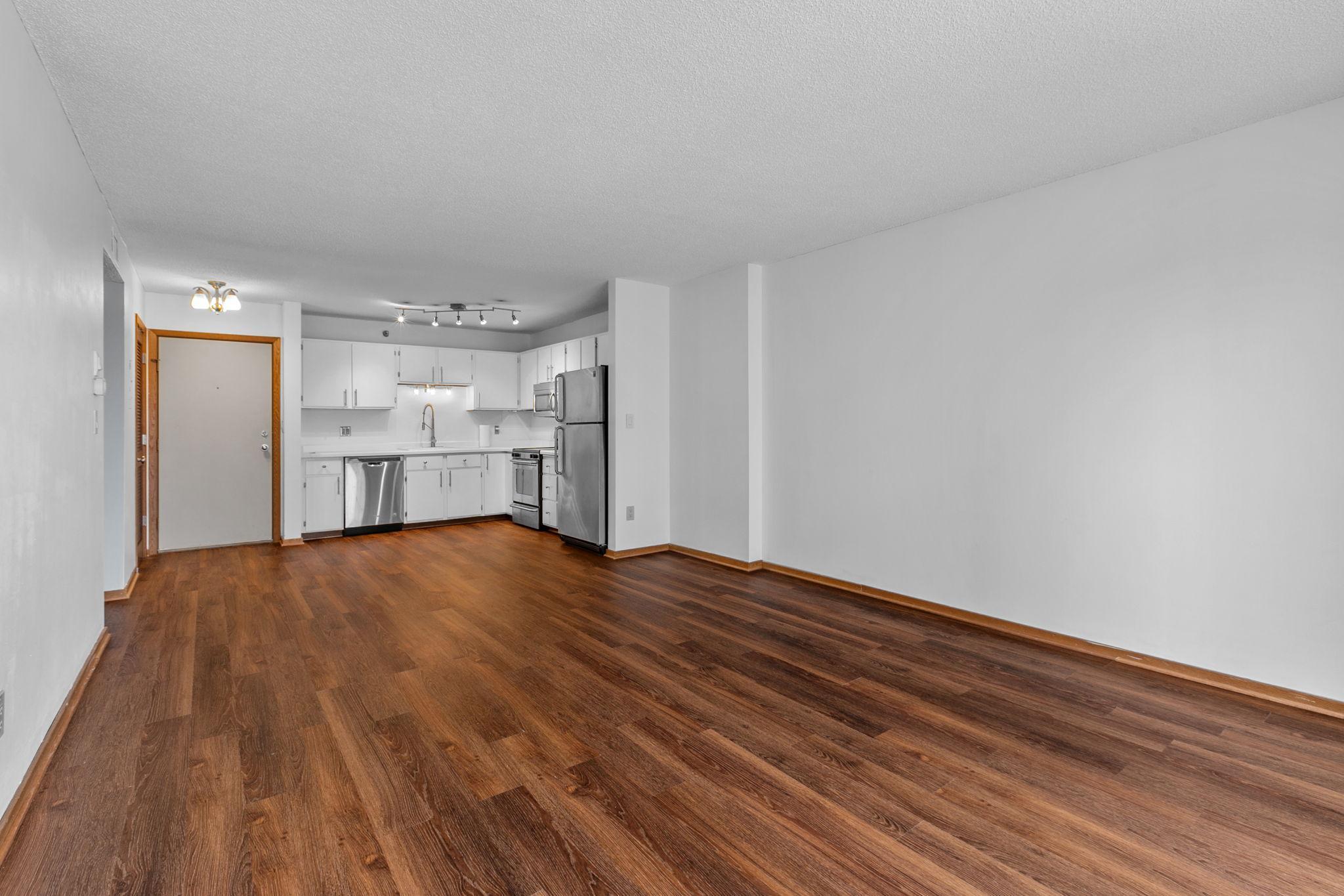 121 Washington Avenue S Unit: 1305