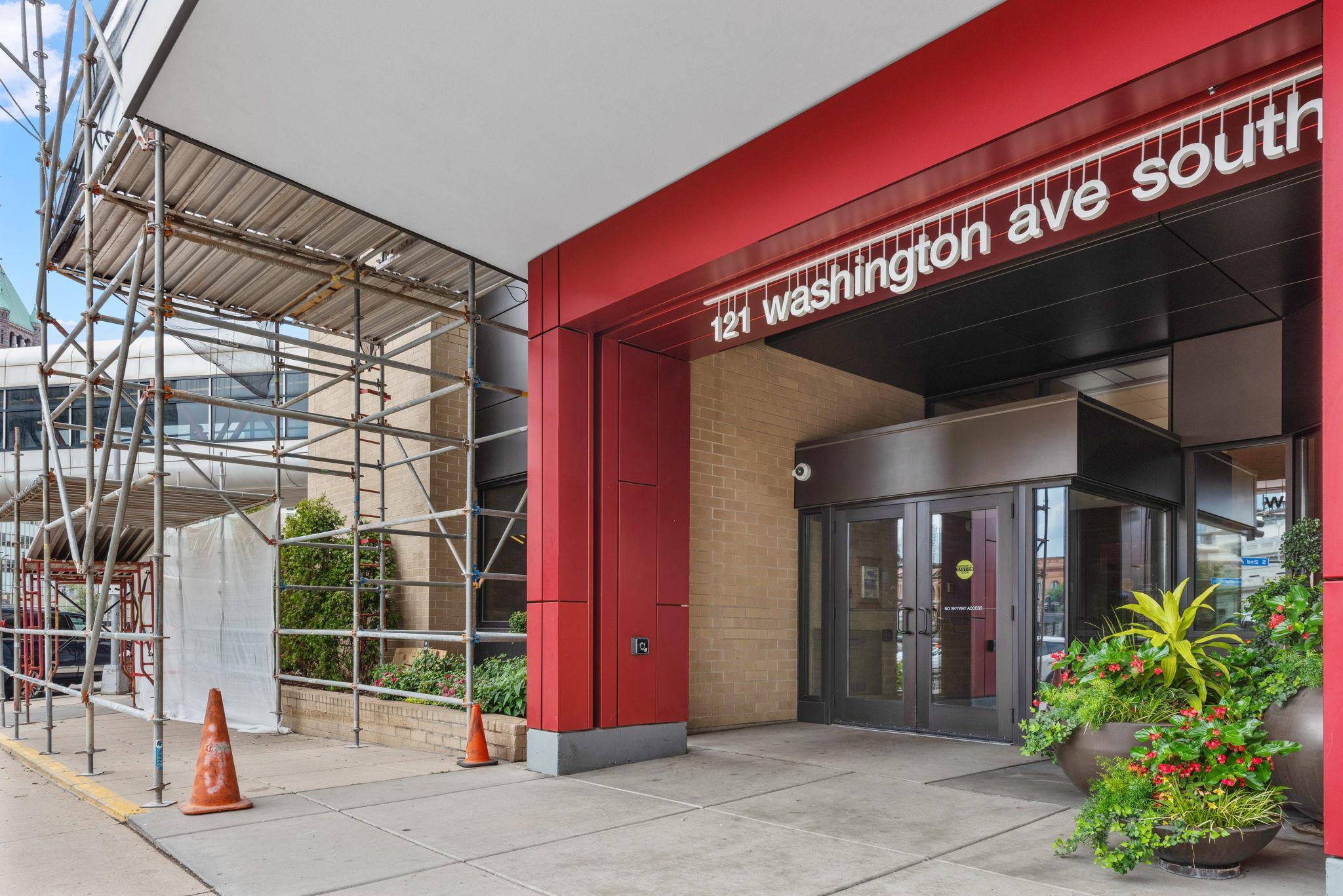 121 Washington Avenue S Unit: 1305