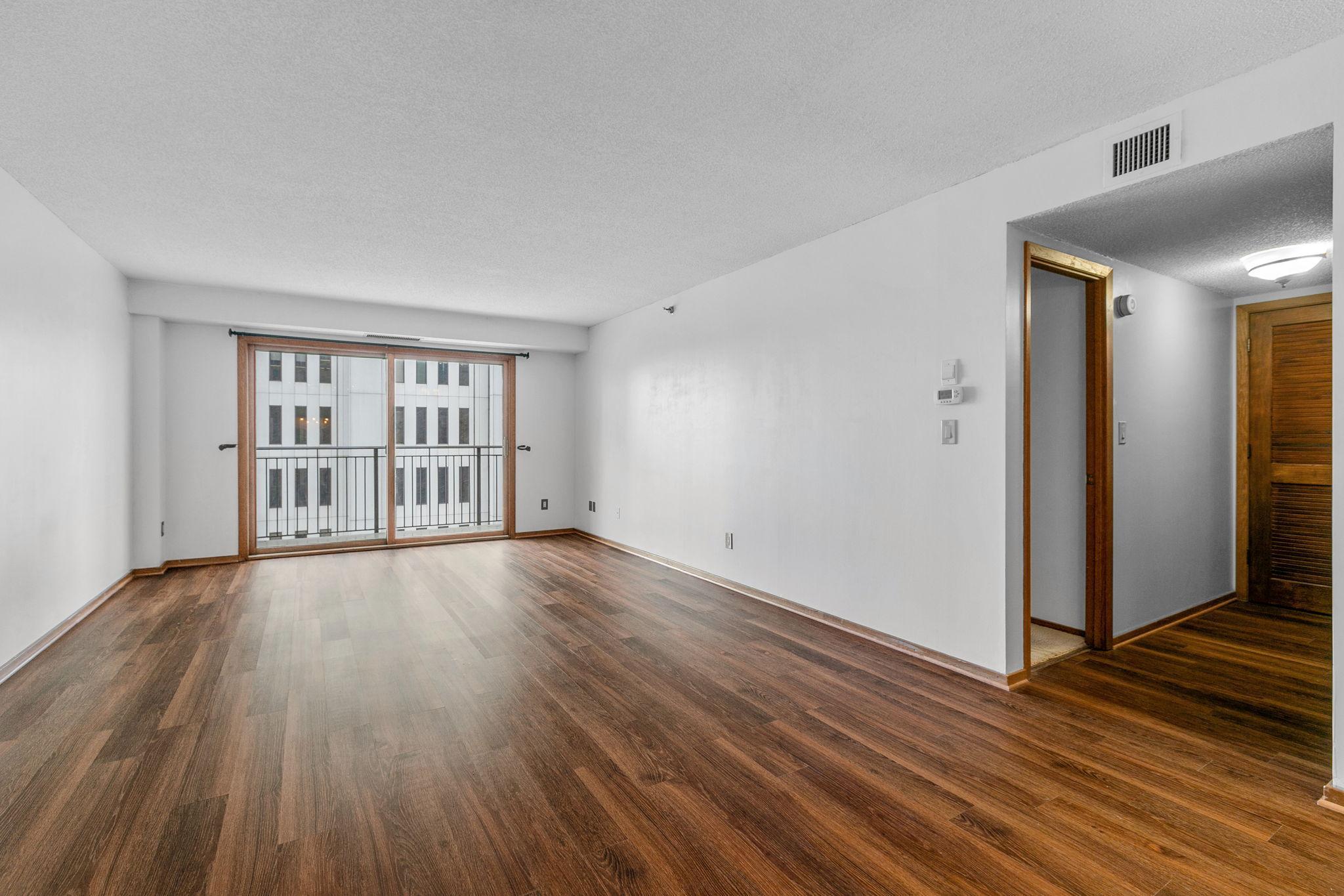 121 Washington Avenue S Unit: 1305