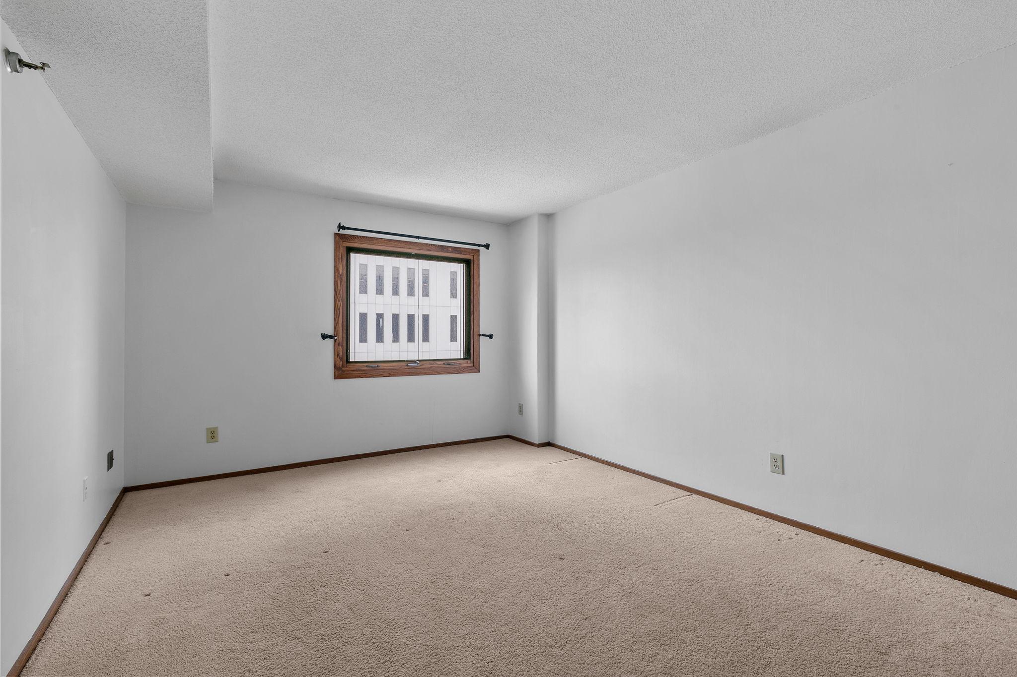 121 Washington Avenue S Unit: 1305