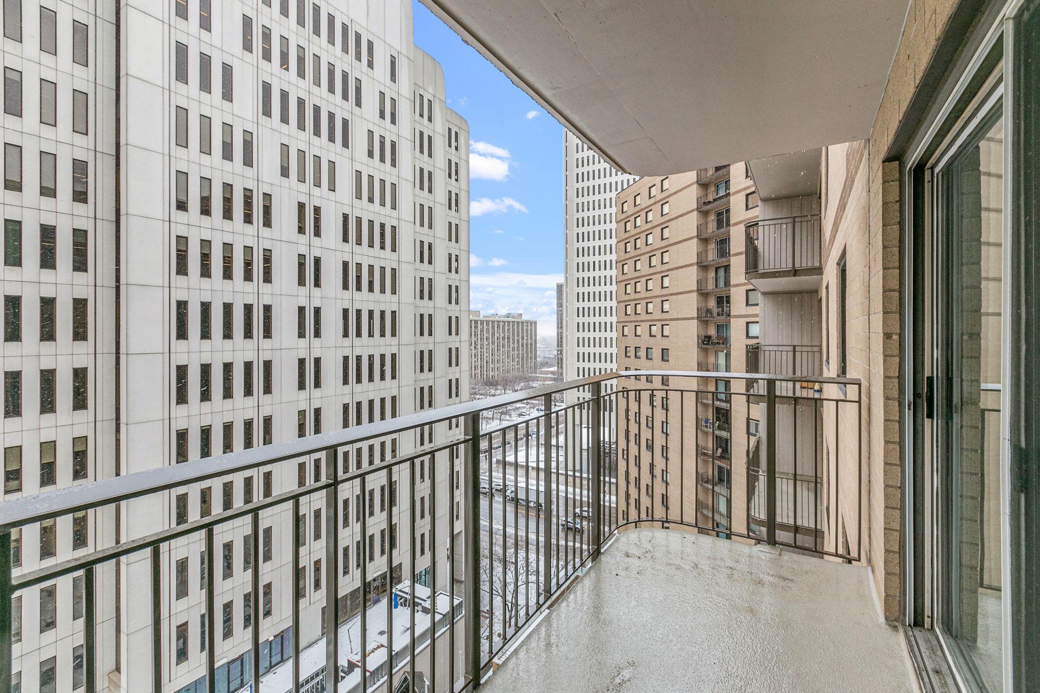 121 Washington Avenue S Unit: 1305