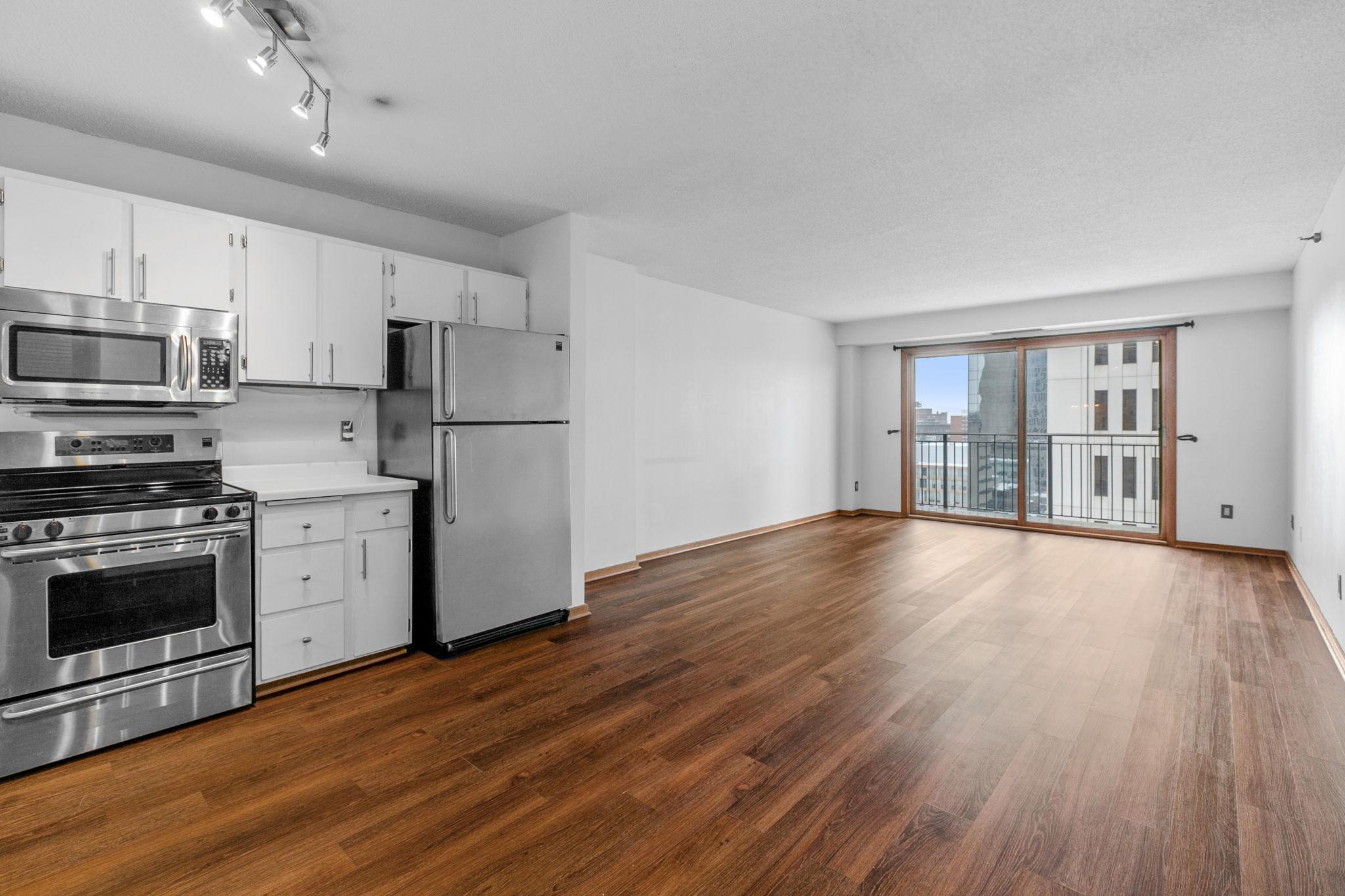 121 Washington Avenue S Unit: 1305