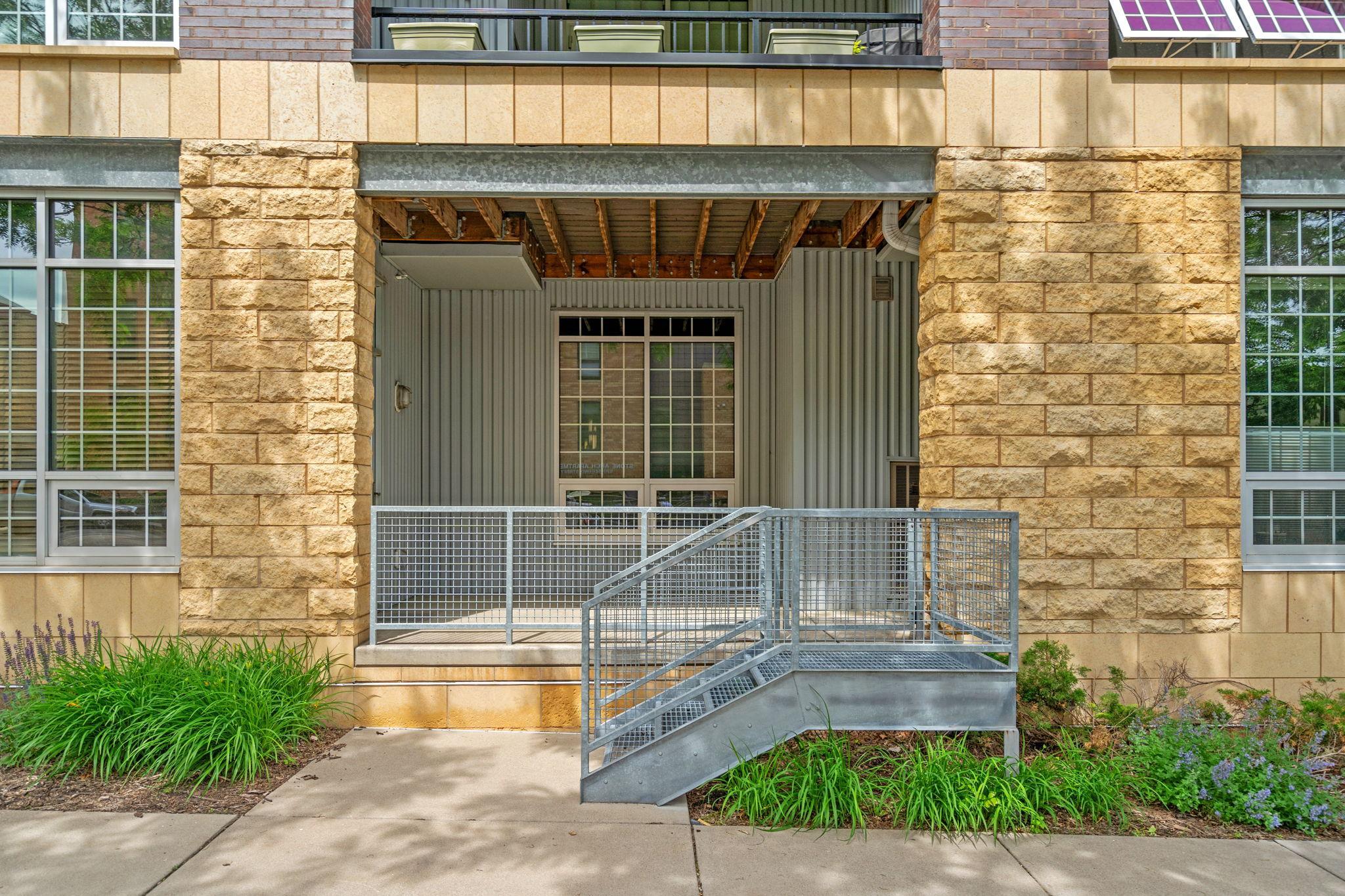 521 2nd Street SE Unit: 102