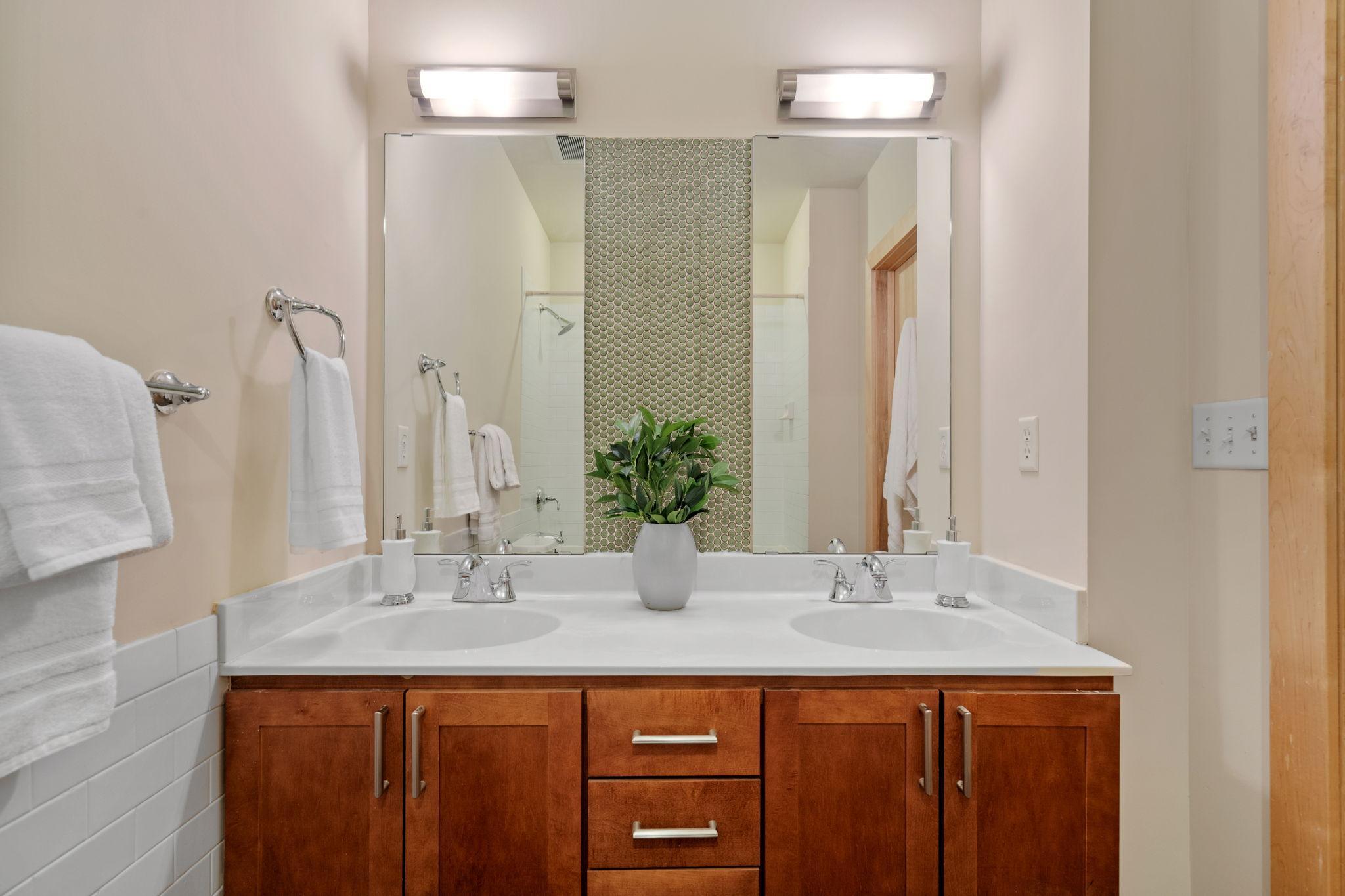 521 2nd Street SE Unit: 102