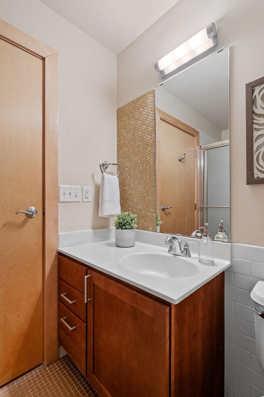 521 2nd Street SE Unit: 102