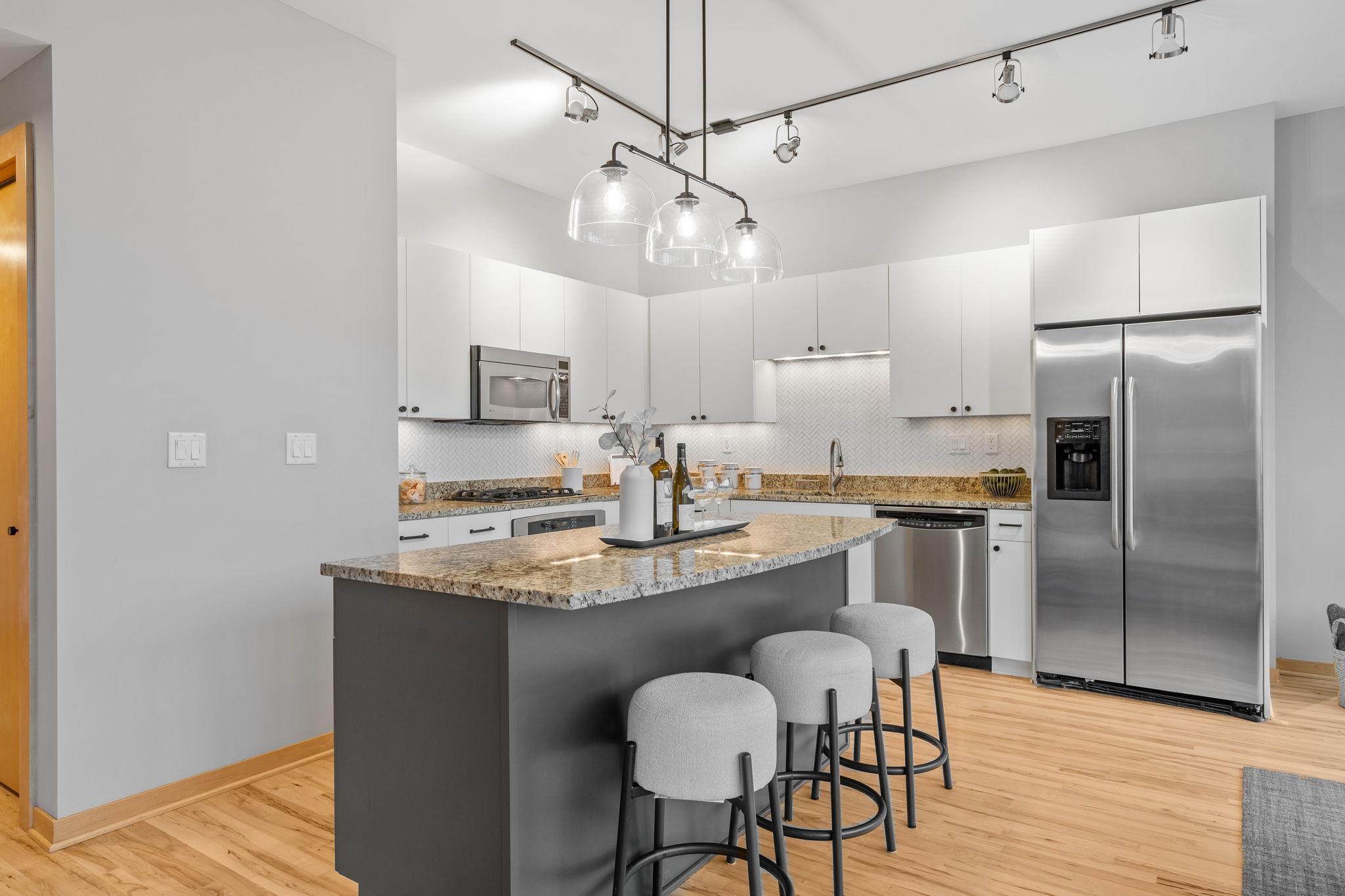 215 10th Avenue S Unit: 336