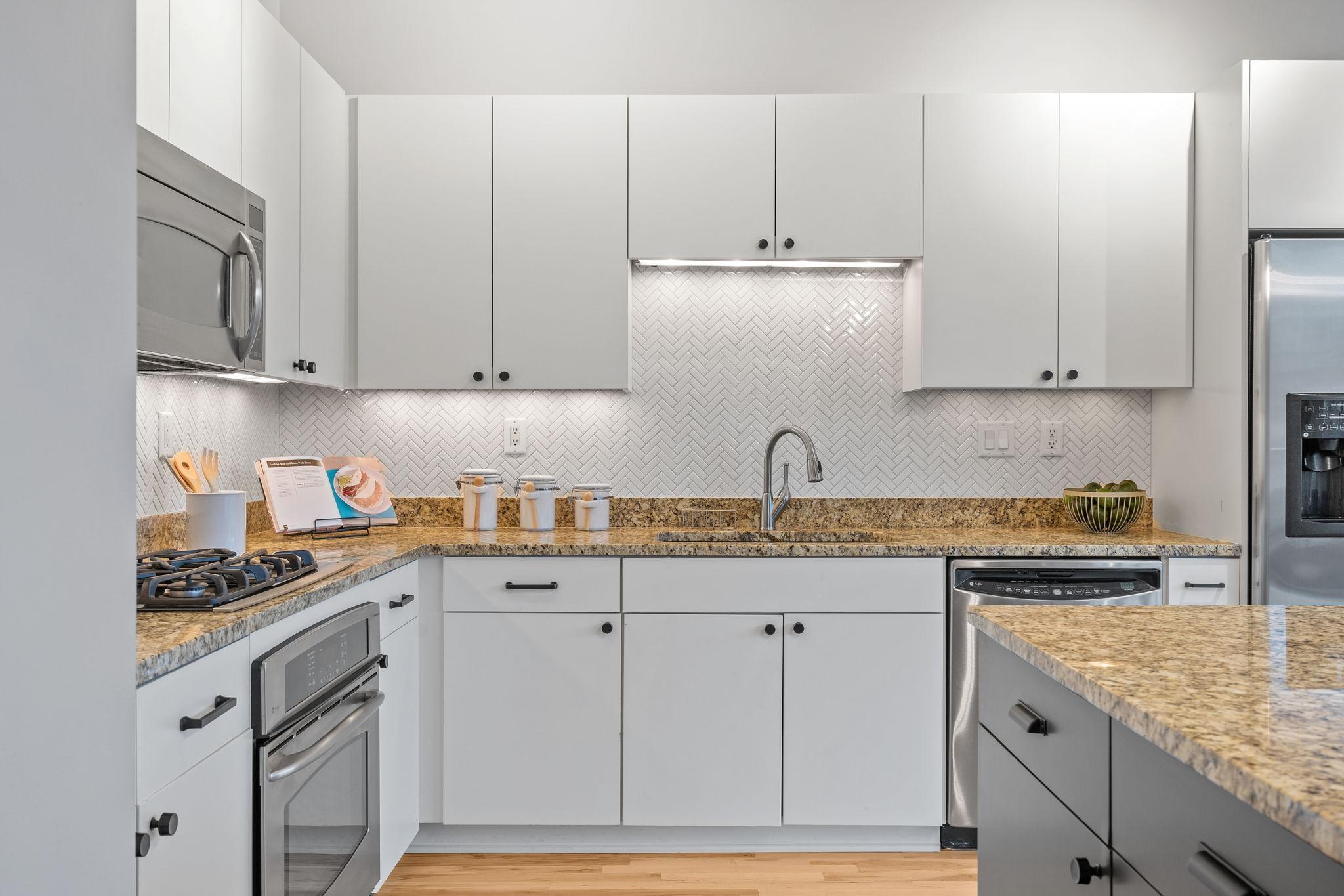 215 10th Avenue S Unit: 336