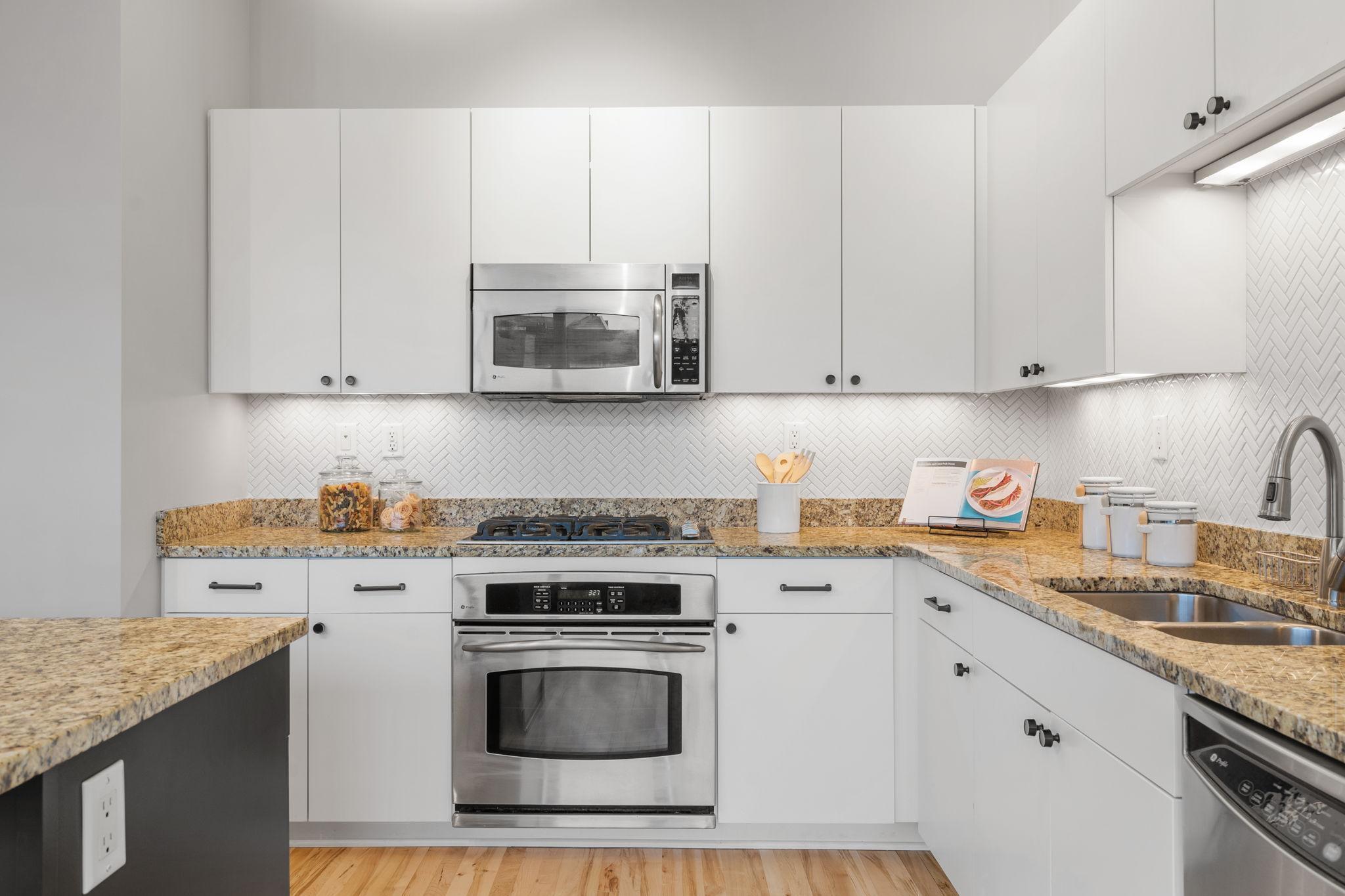 215 10th Avenue S Unit: 336