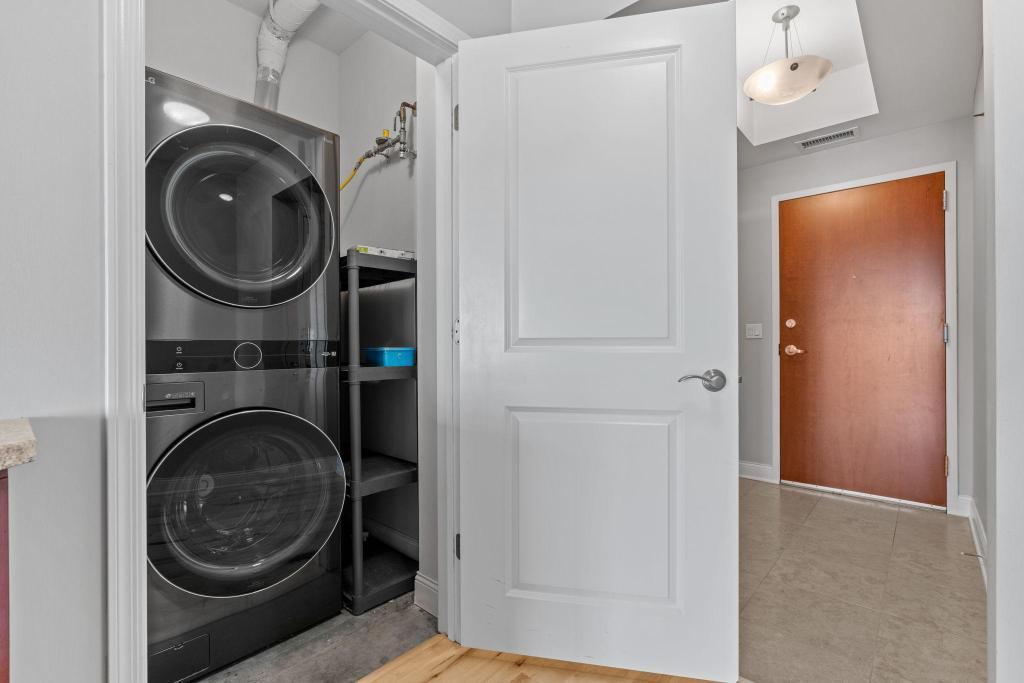 100 3rd Avenue S Unit: 2103