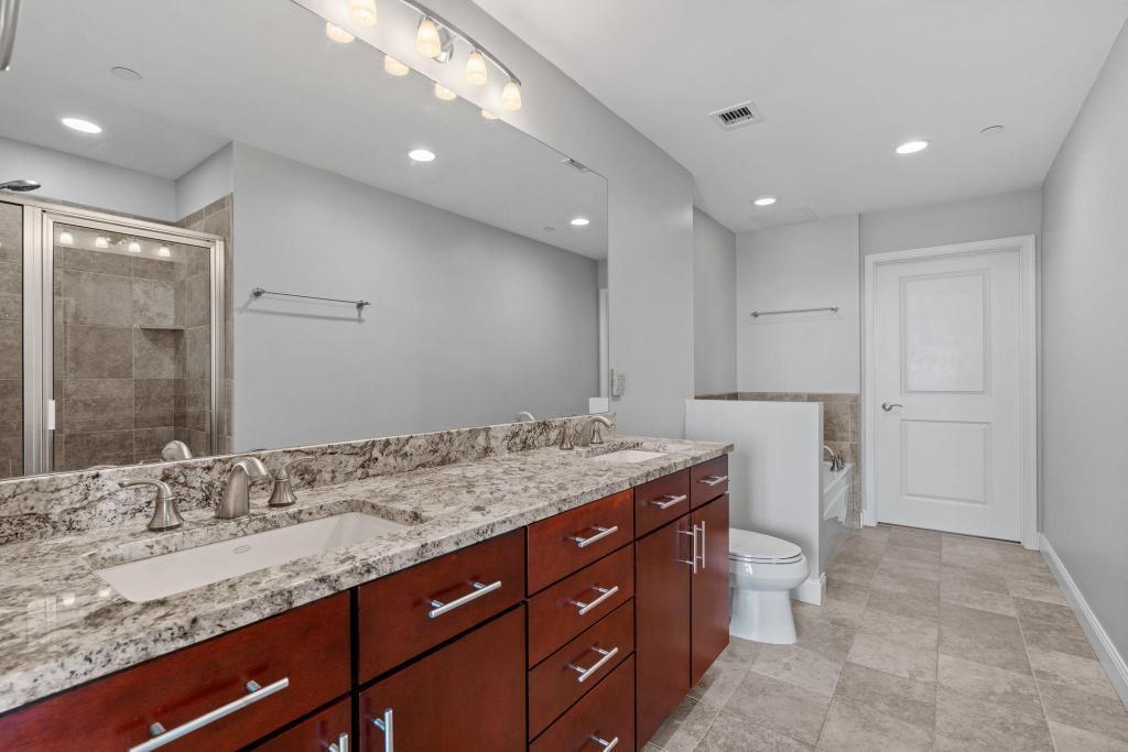 100 3rd Avenue S Unit: 2103