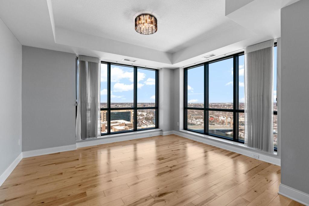 100 3rd Avenue S Unit: 2103