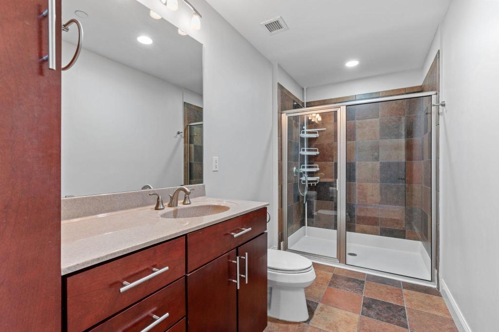 100 3rd Avenue S Unit: 2103