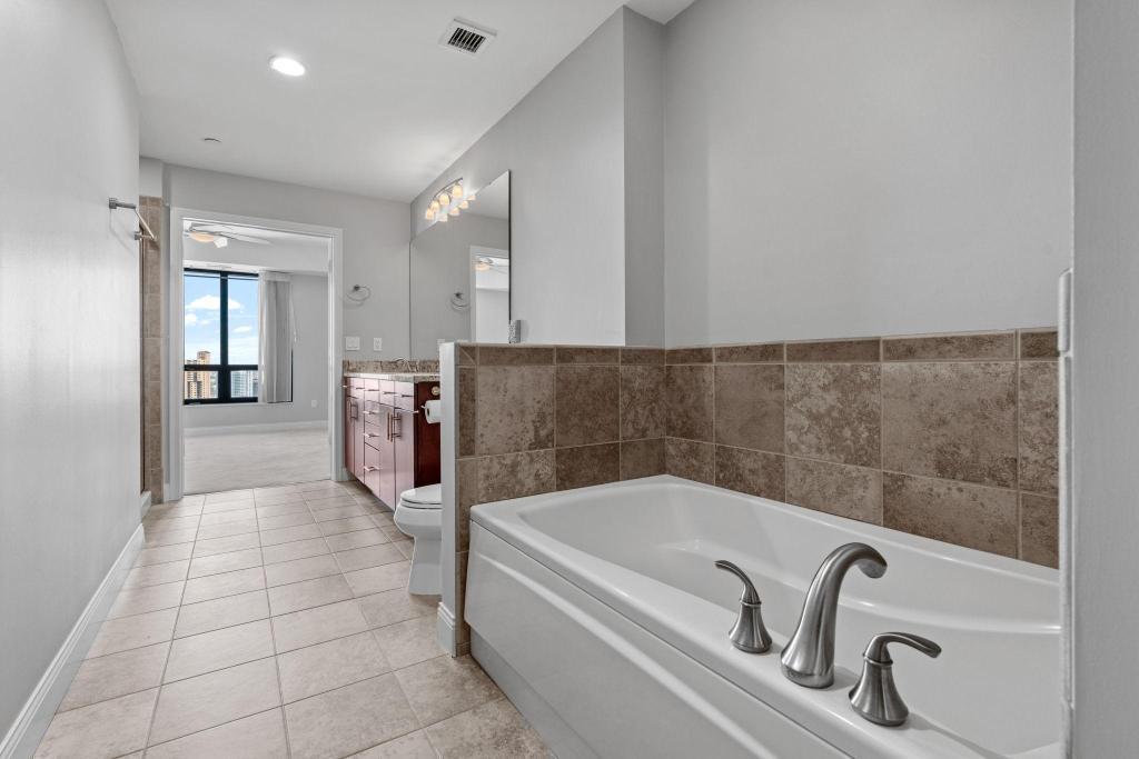 100 3rd Avenue S Unit: 2103