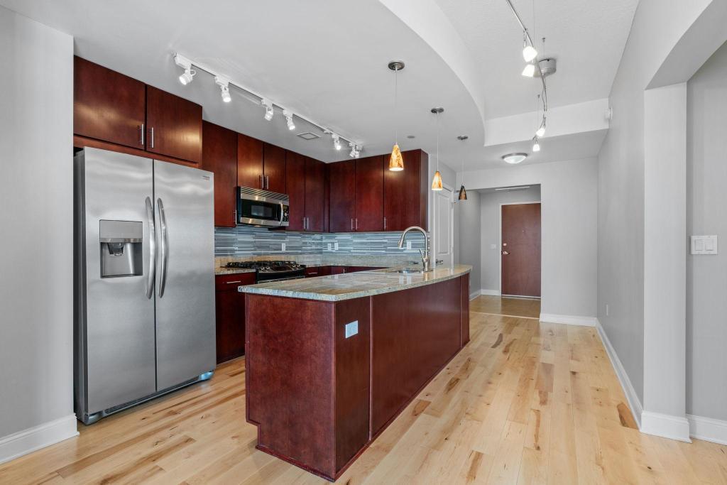 100 3rd Avenue S Unit: 2103