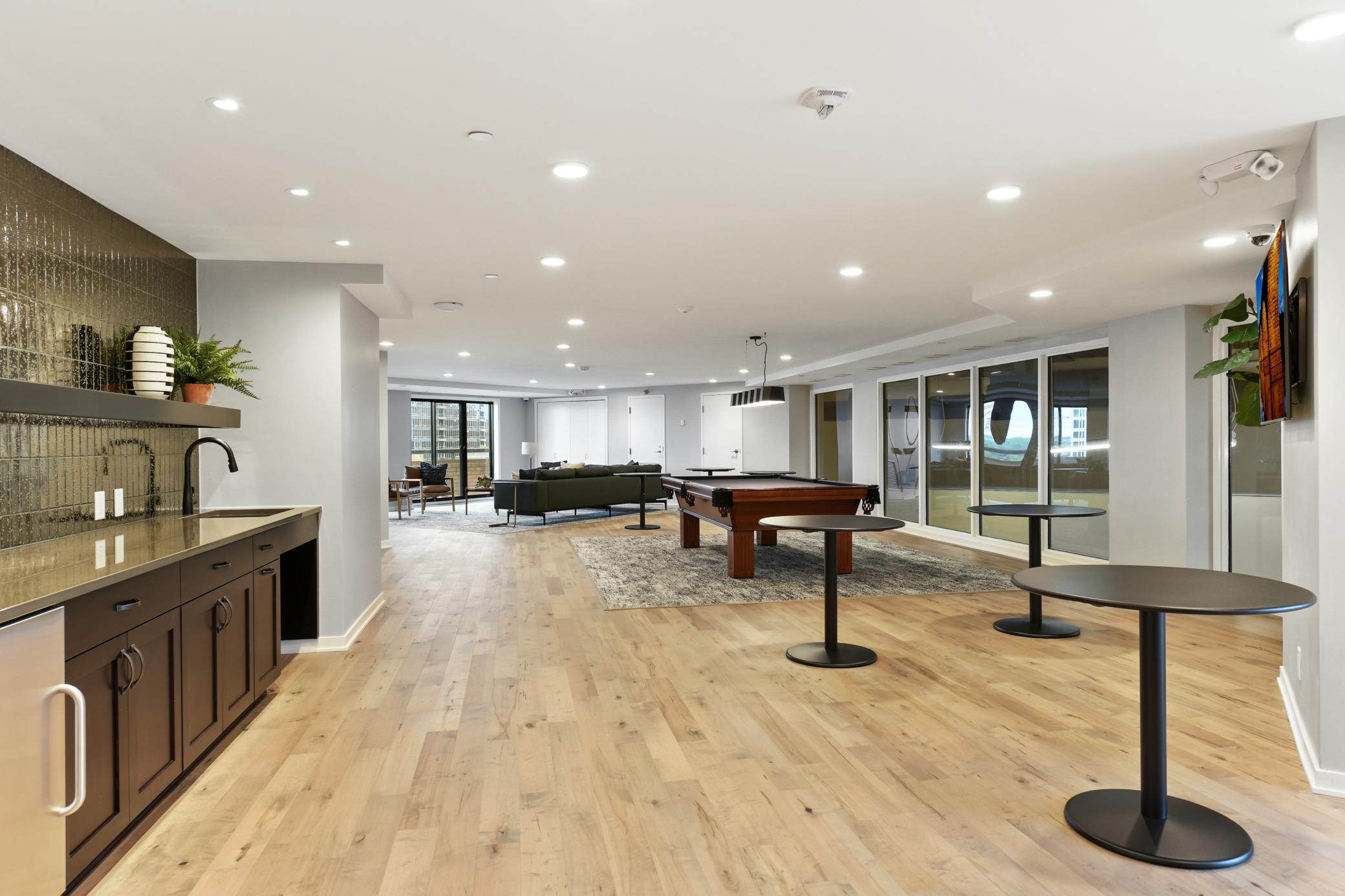 20 2nd Street NE Unit: P2705