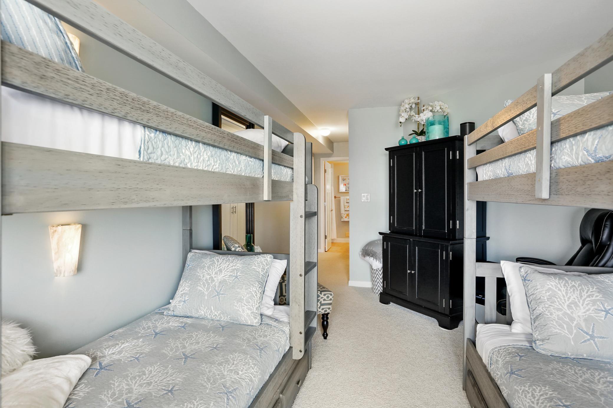 20 2nd Street NE Unit: P2705