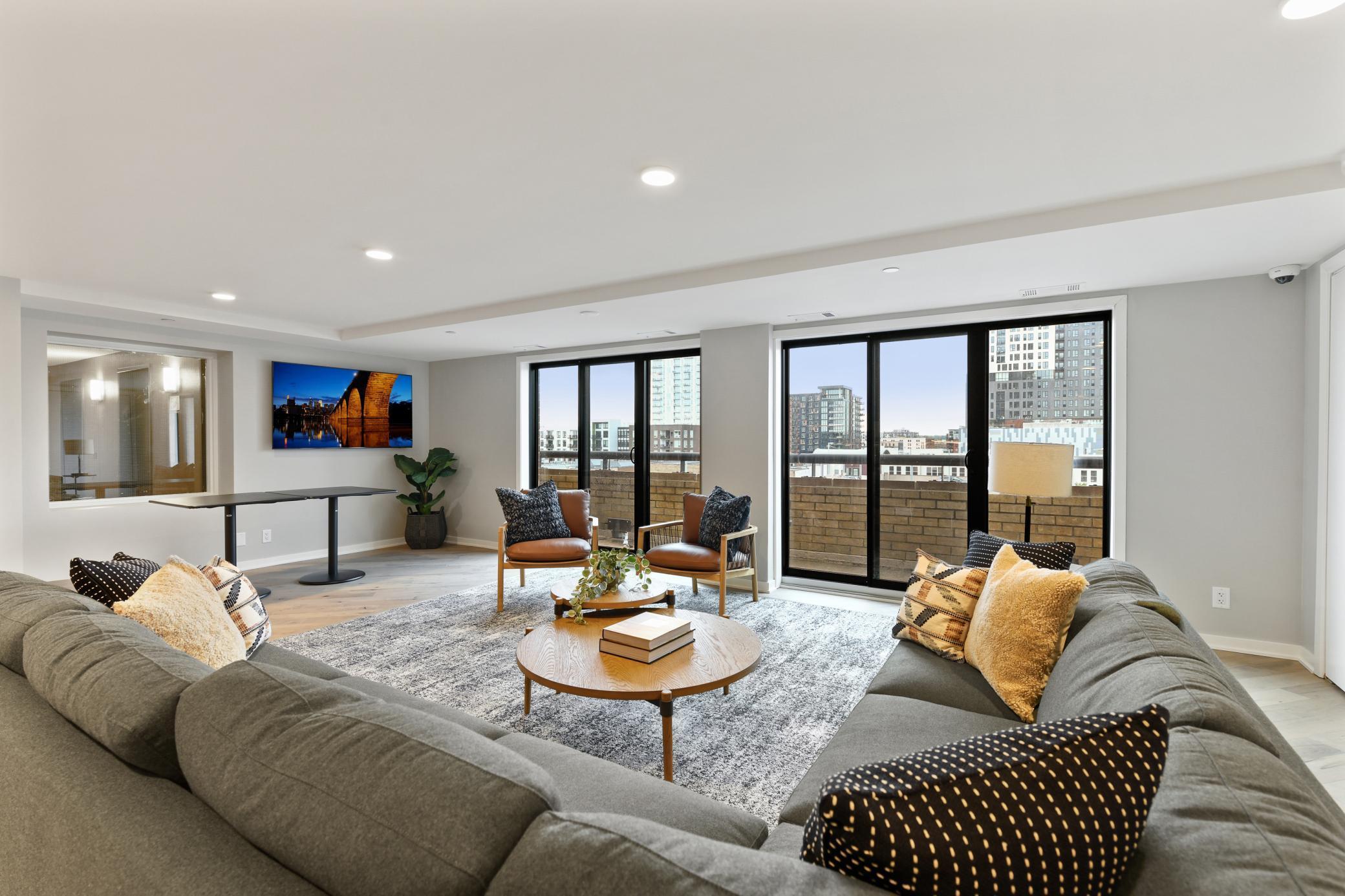 20 2nd Street NE Unit: P2705