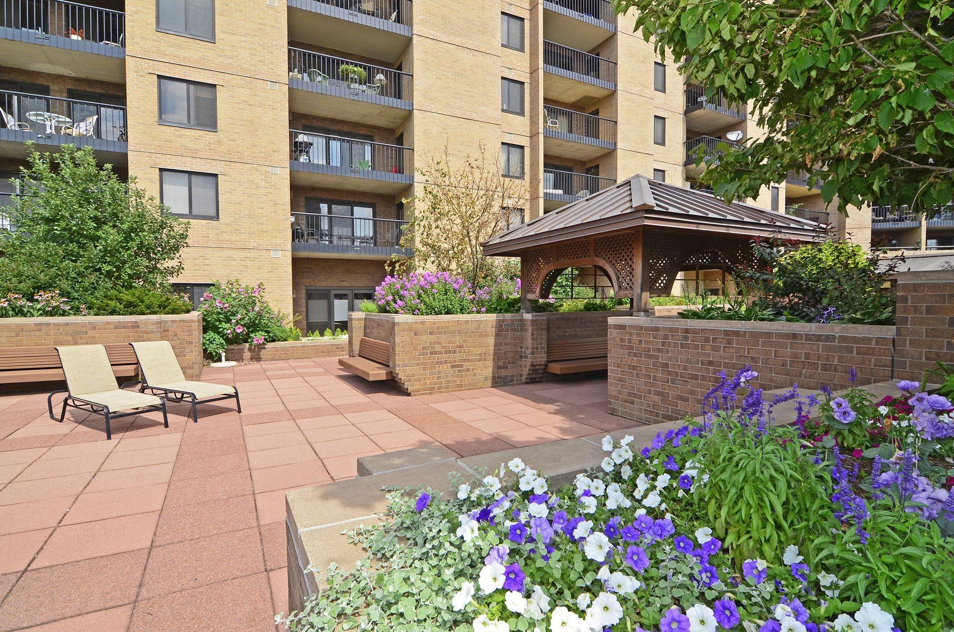 20 2nd Street NE Unit: P2705