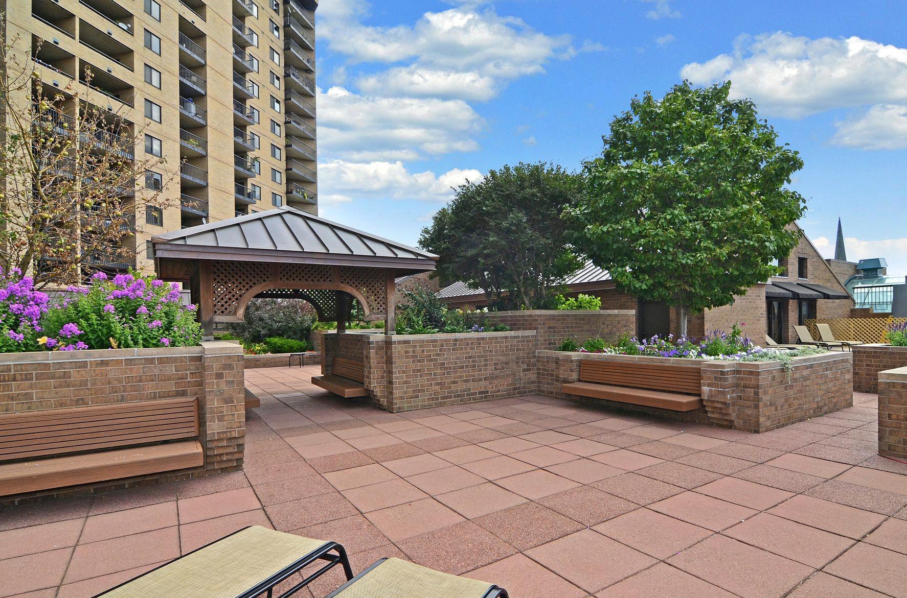 20 2nd Street NE Unit: P2705