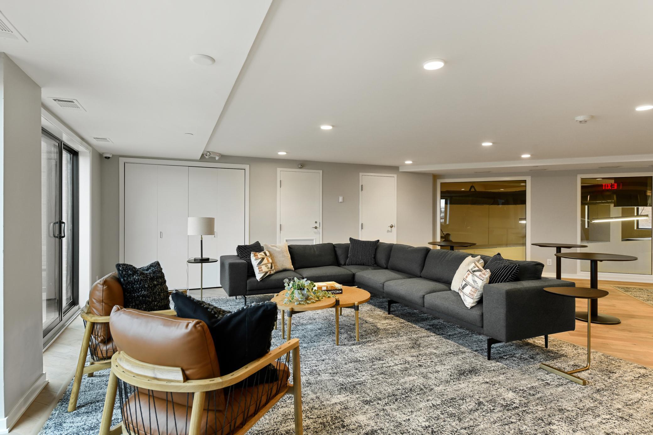 20 2nd Street NE Unit: P2705