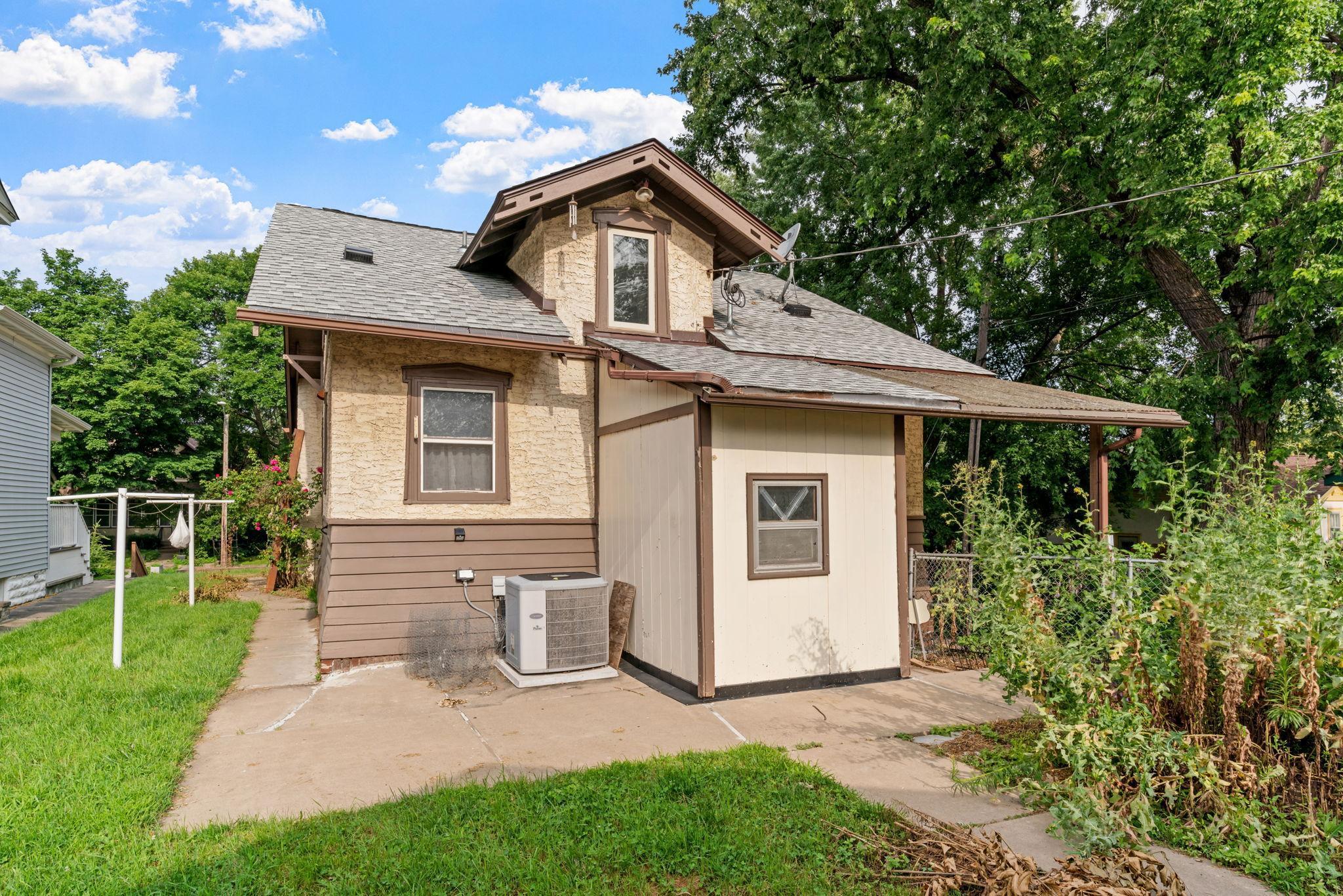 2643 Buchanan Street NE