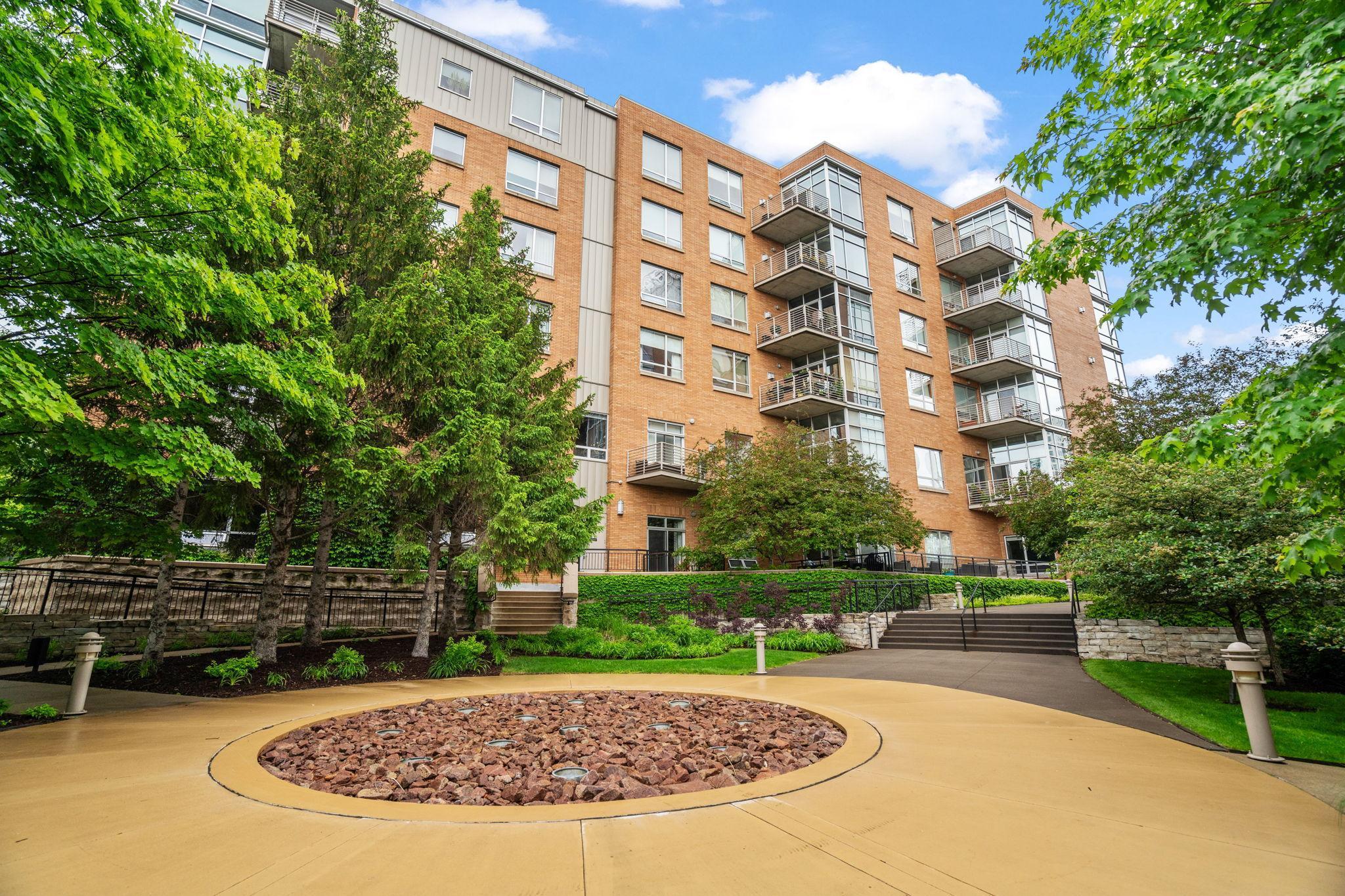 150 2nd Street NE Unit: B604