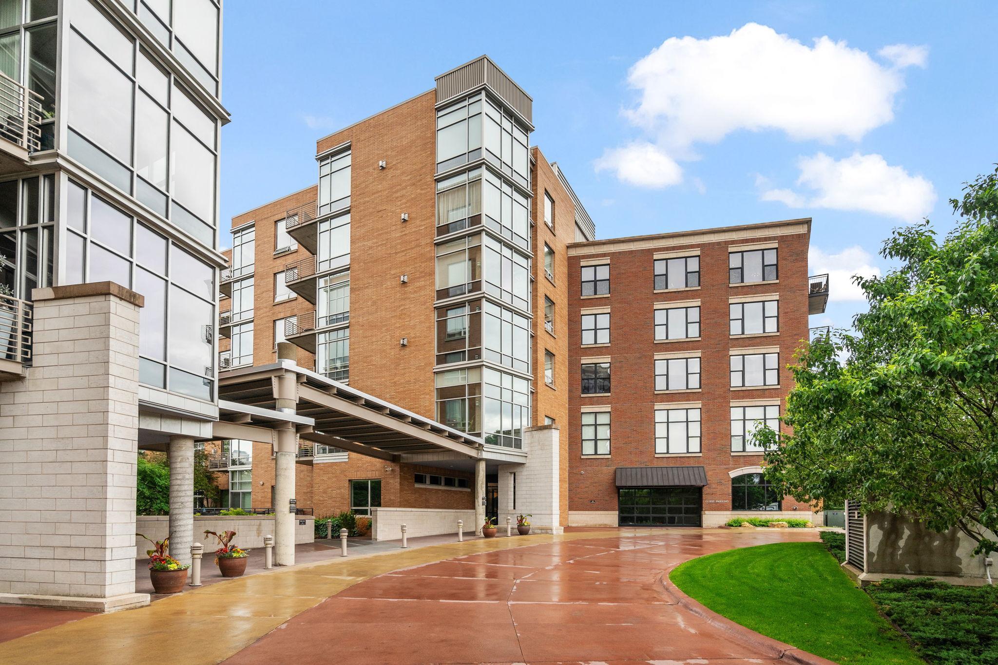 150 2nd Street NE Unit: B604