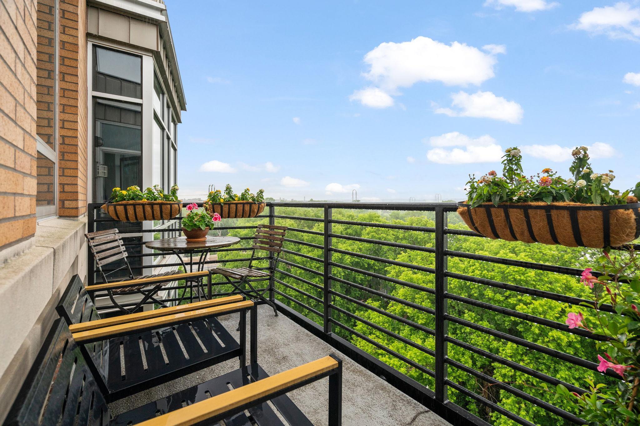 150 2nd Street NE Unit: B604