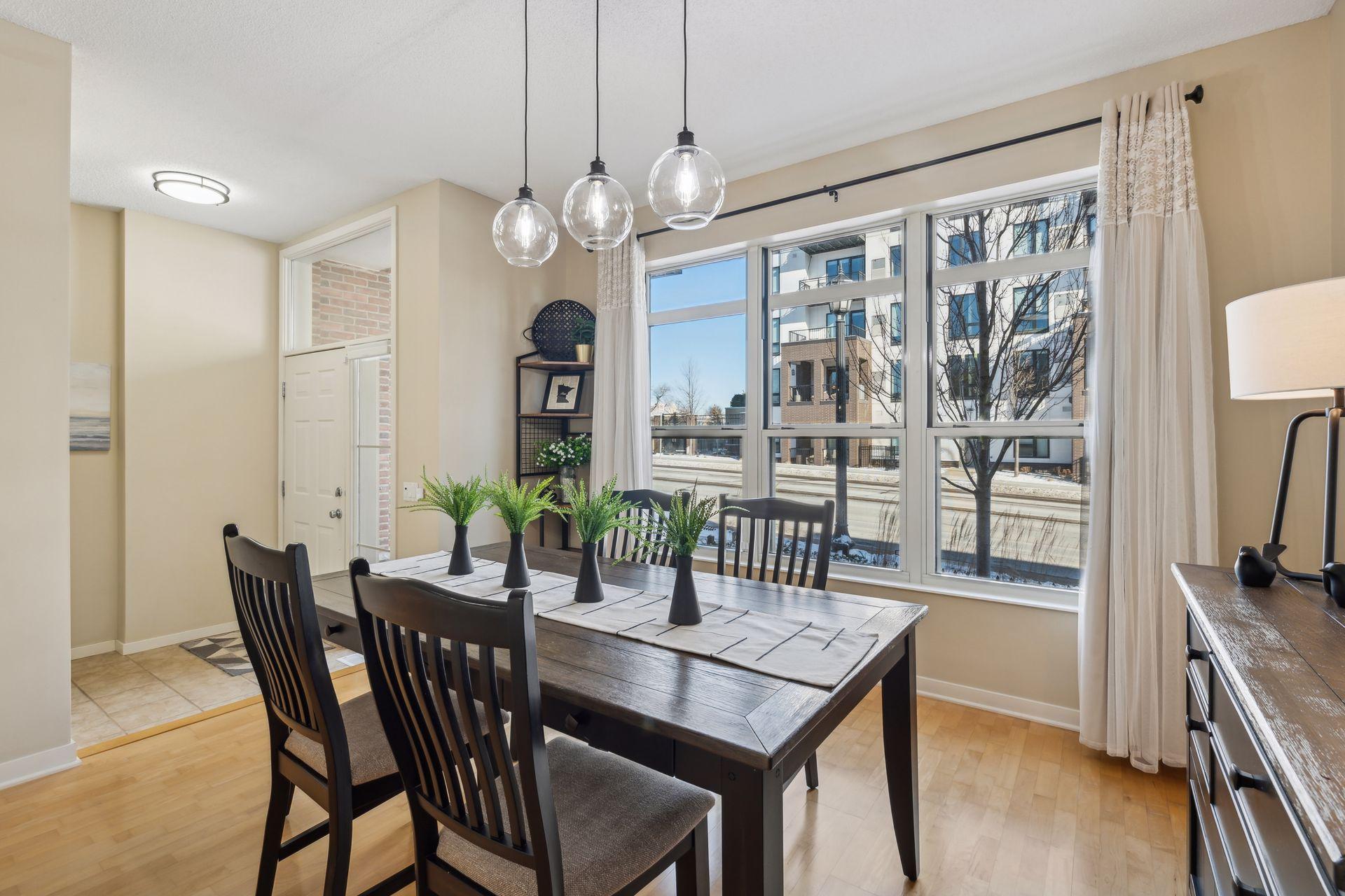 221 1st Avenue NE Unit: 36