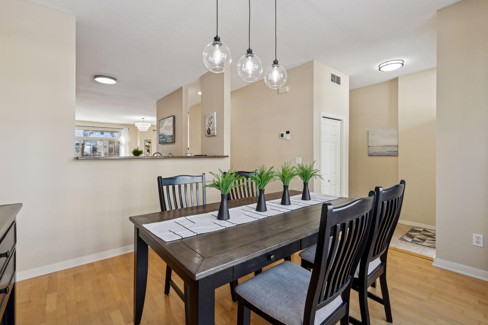 221 1st Avenue NE Unit: 36