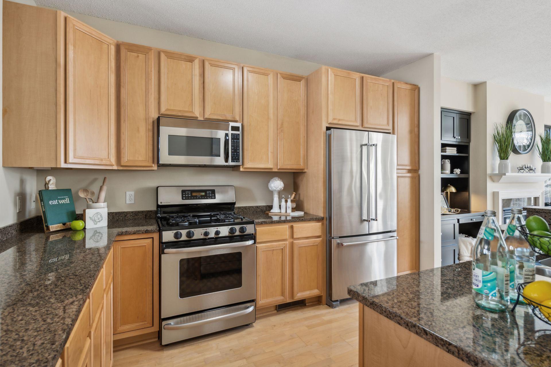 221 1st Avenue NE Unit: 36