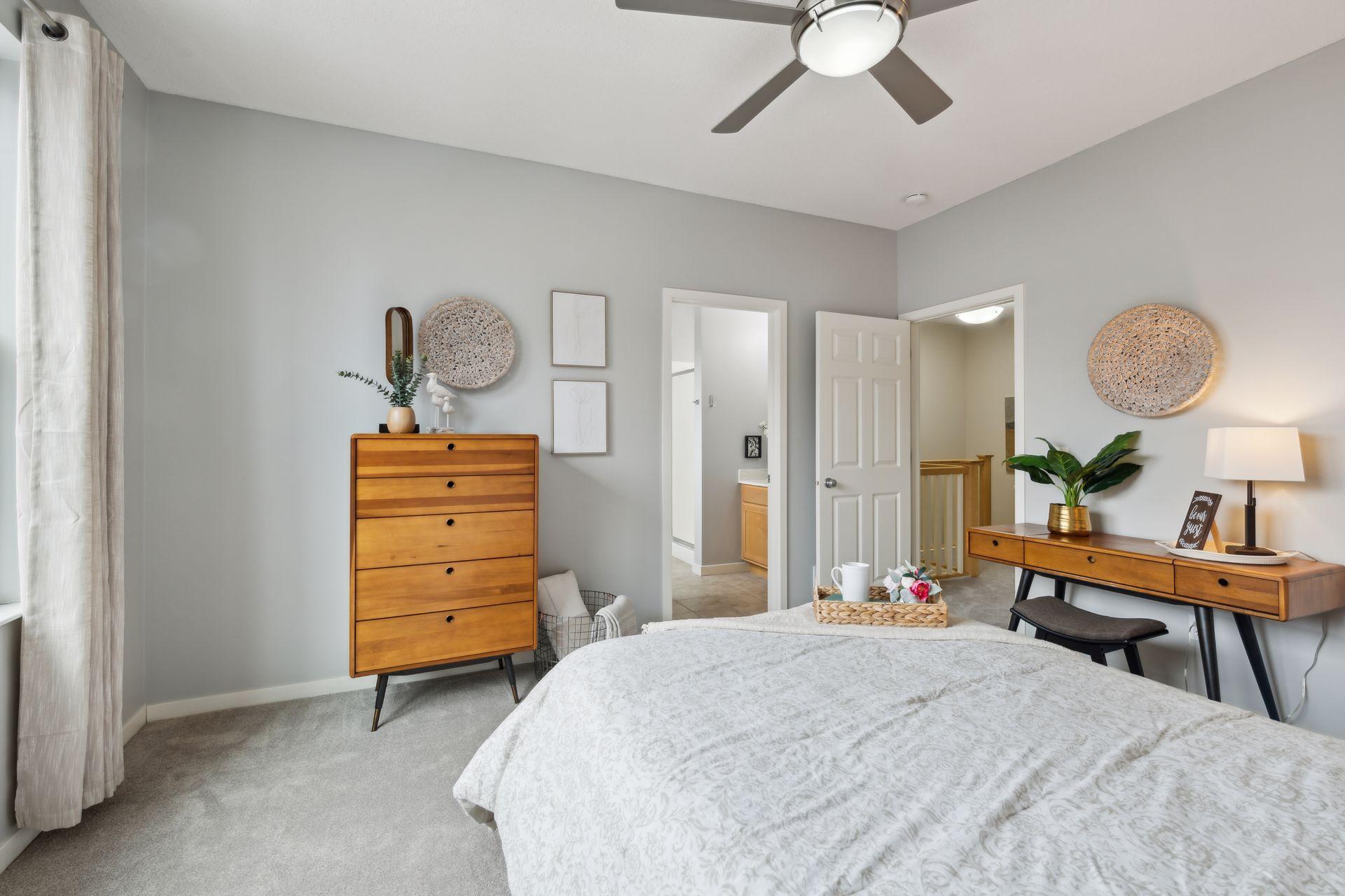 221 1st Avenue NE Unit: 36