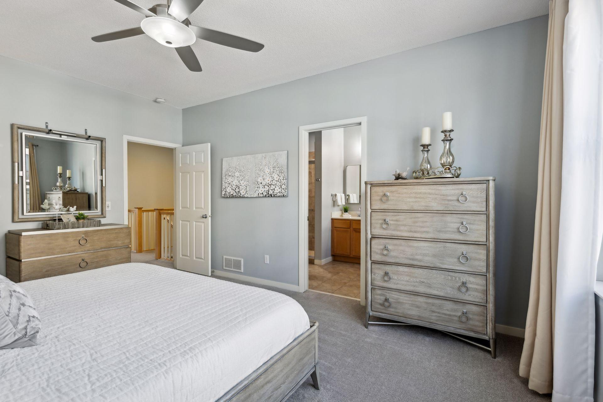 221 1st Avenue NE Unit: 36