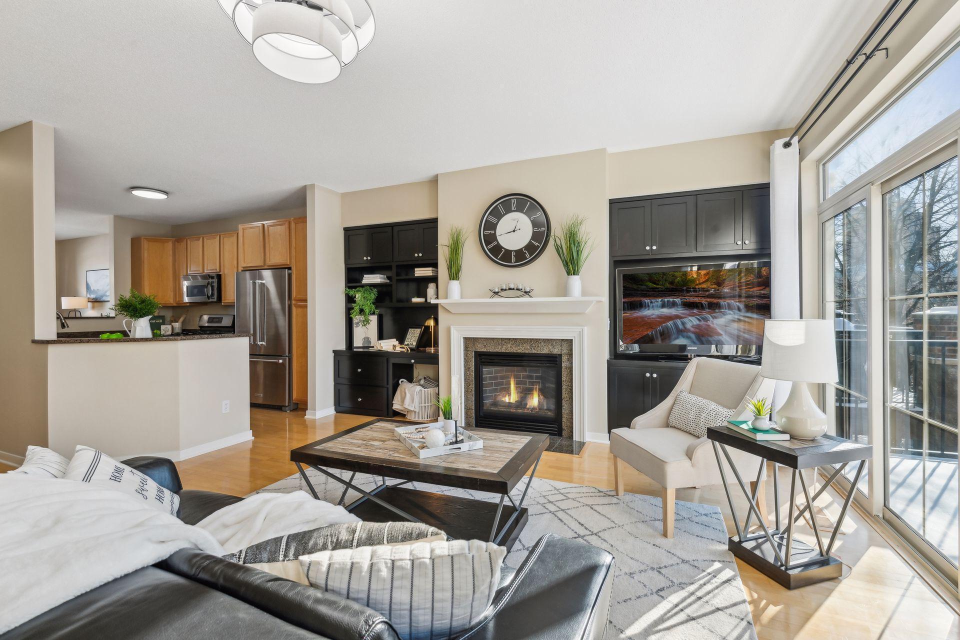 221 1st Avenue NE Unit: 36