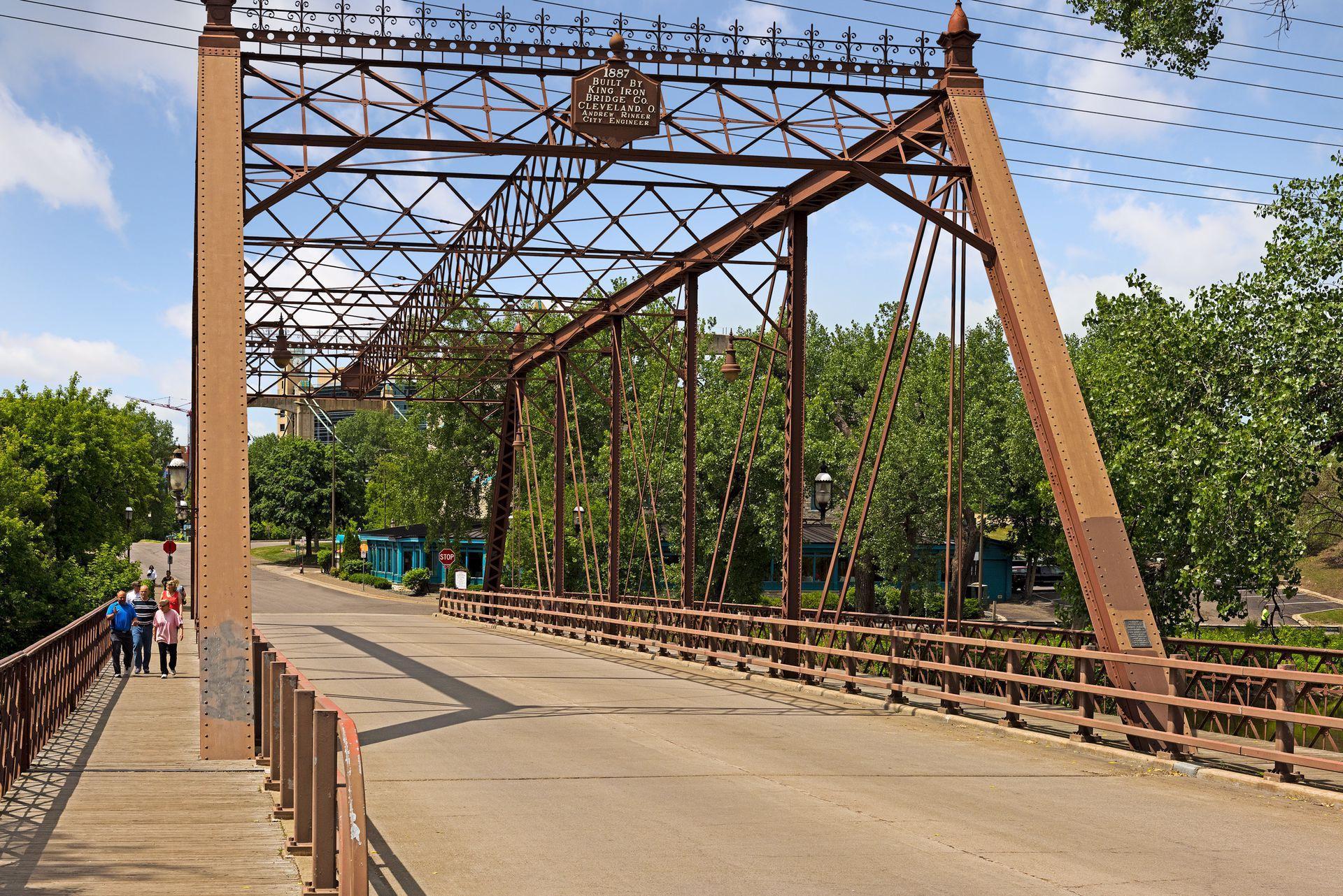 221 1st Avenue NE Unit: 36