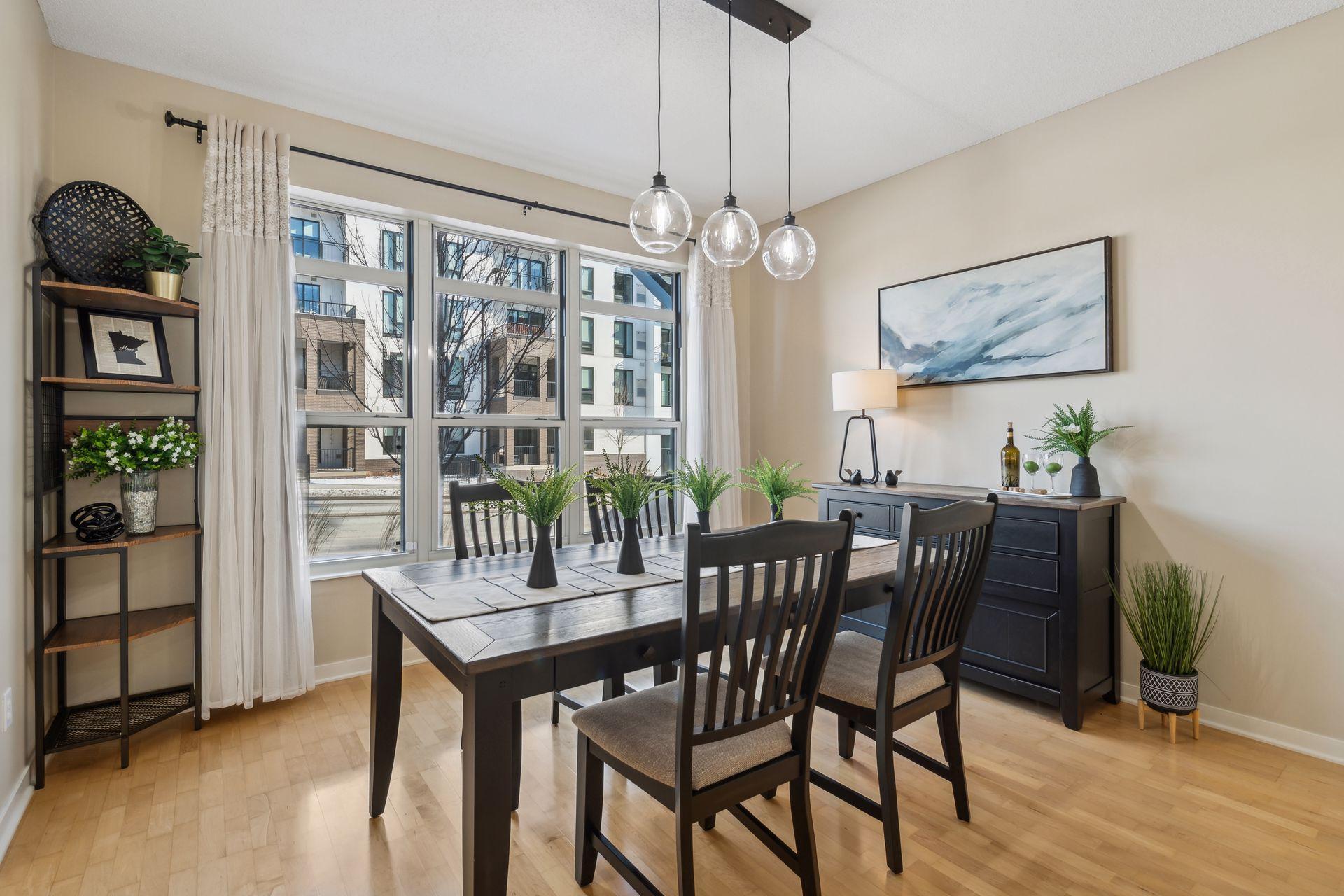 221 1st Avenue NE Unit: 36