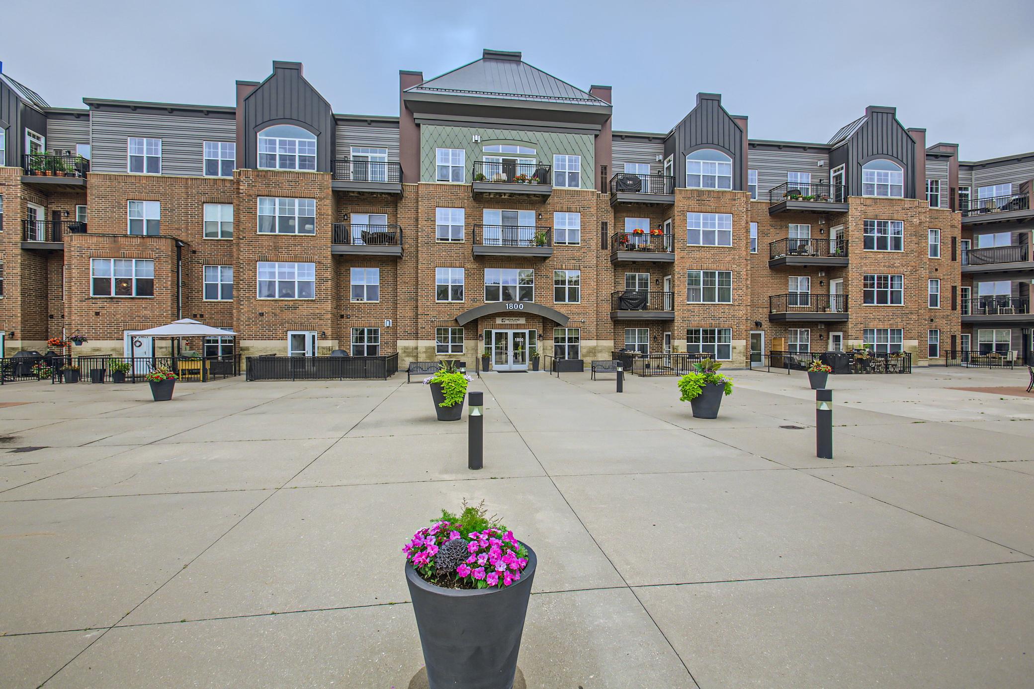 1800 Graham Avenue Unit: 415
