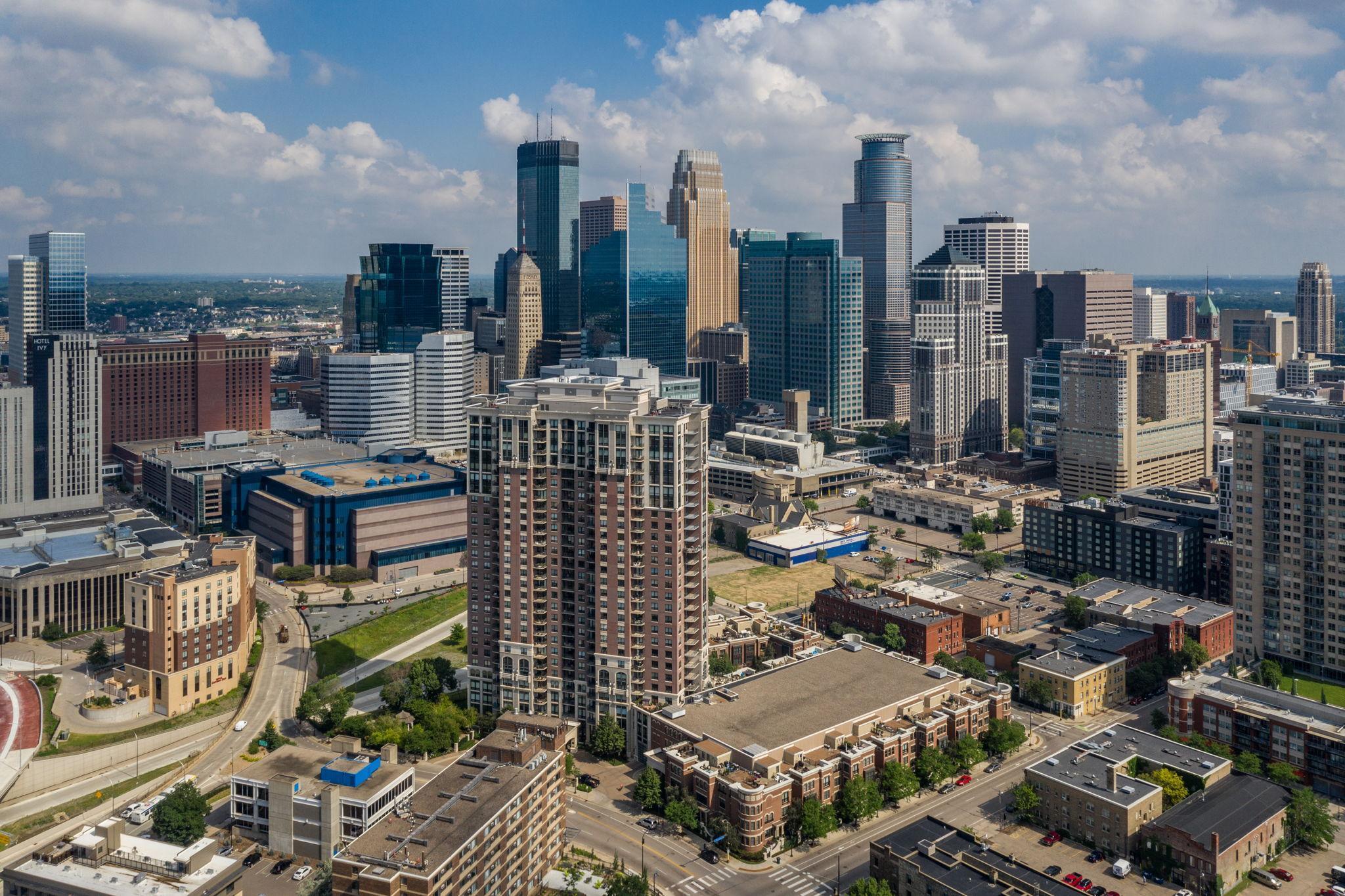 500 E Grant Street Unit: 1702