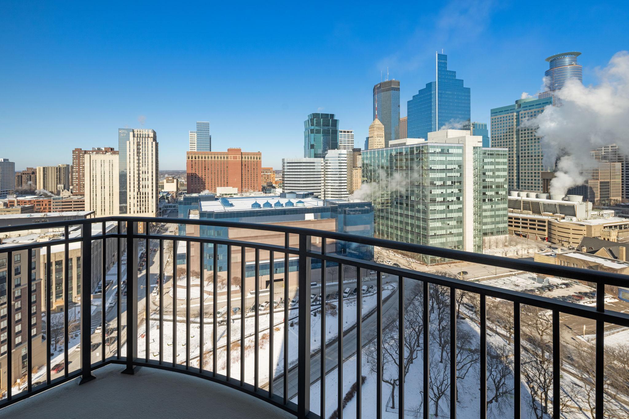 500 E Grant Street Unit: 1702