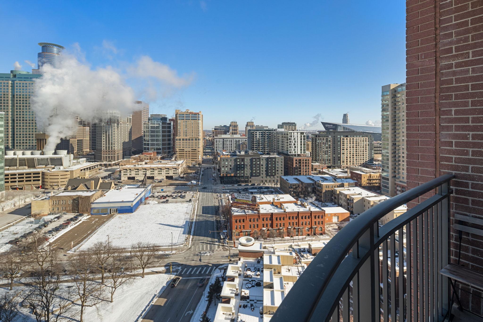 500 E Grant Street Unit: 1702