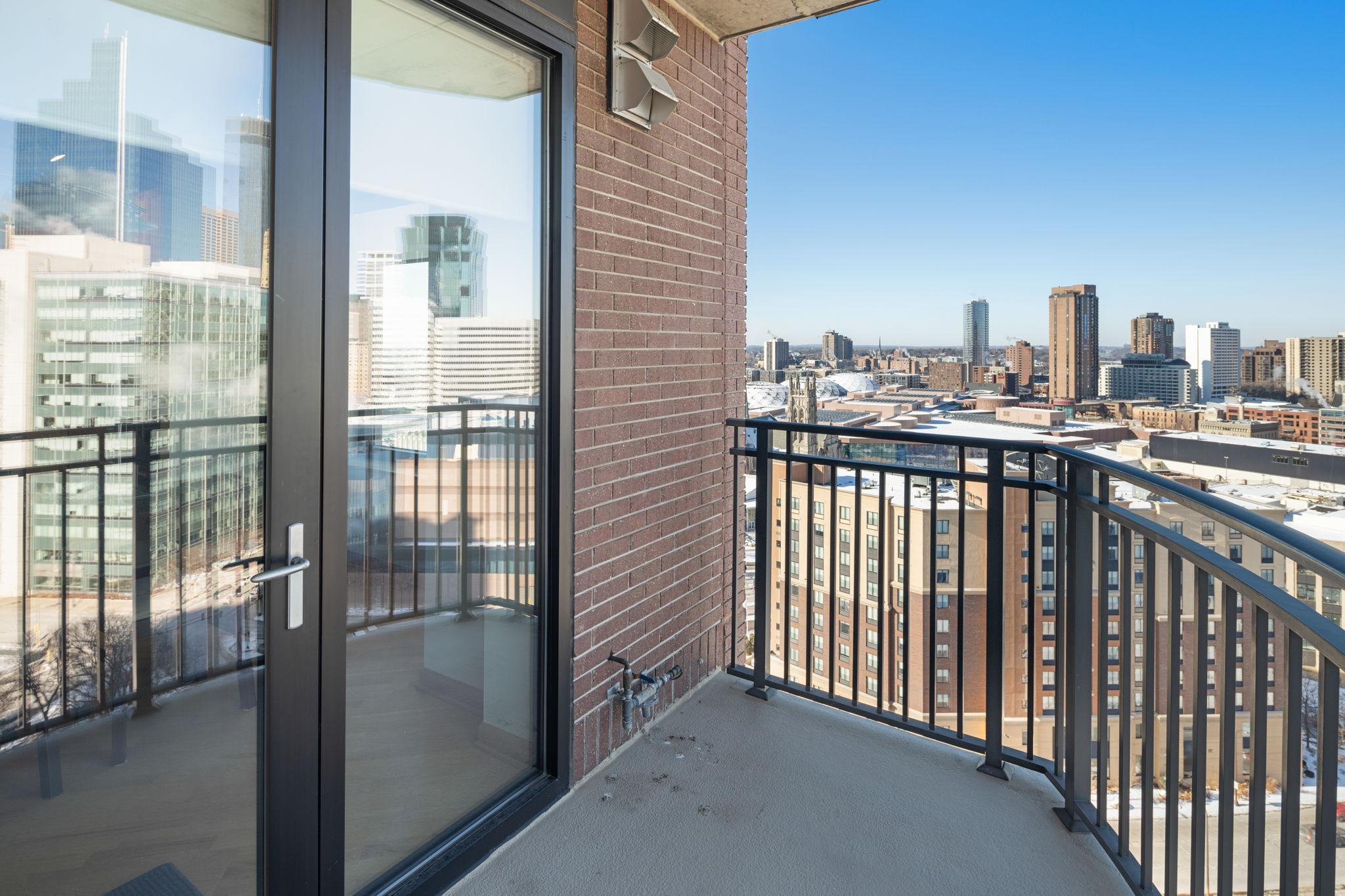 500 E Grant Street Unit: 1702