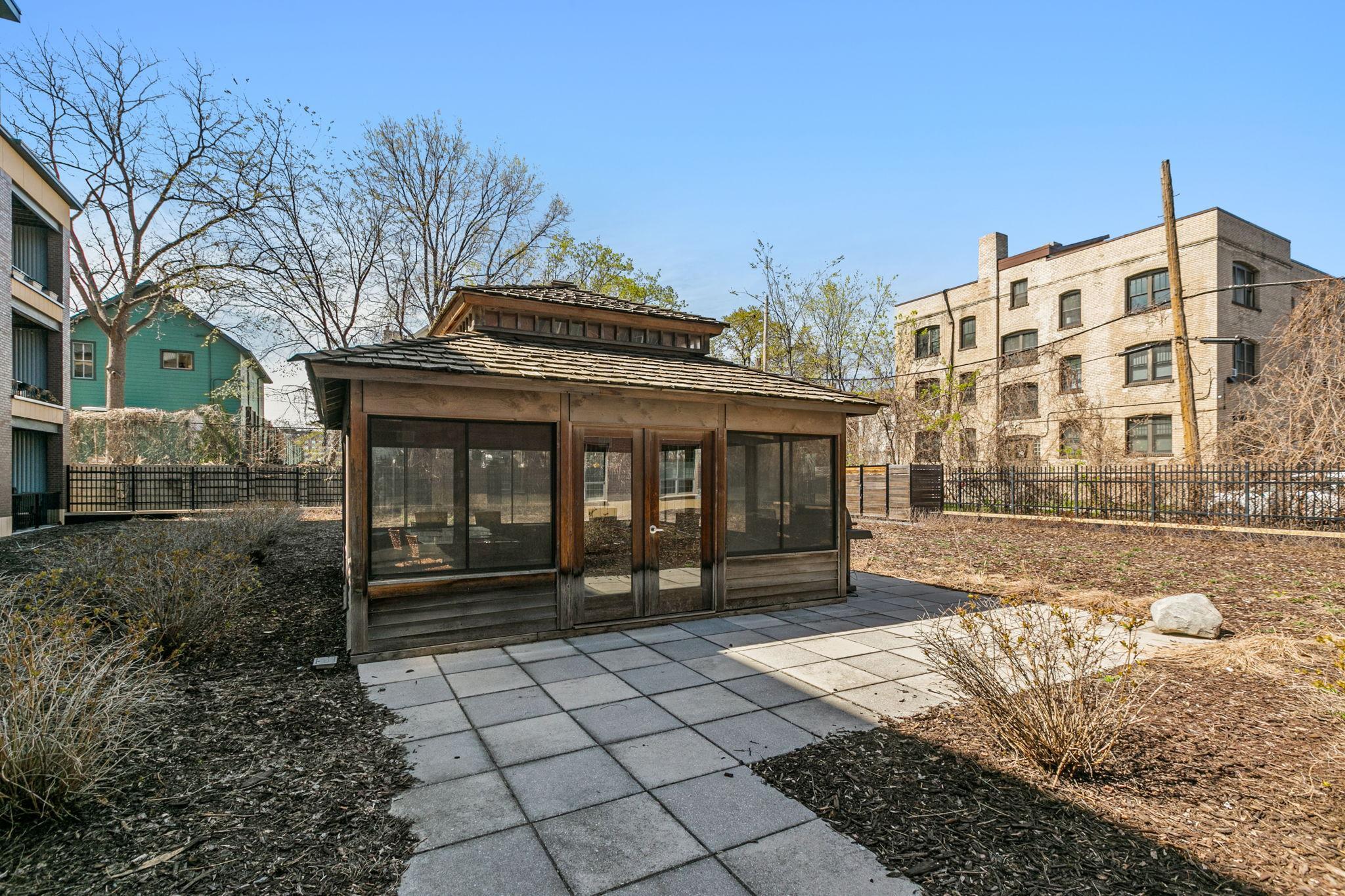 521 2nd Street SE Unit: 110