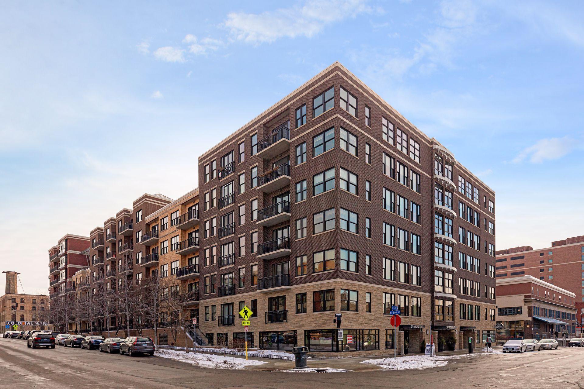 401 2nd Street N Unit: 5-214